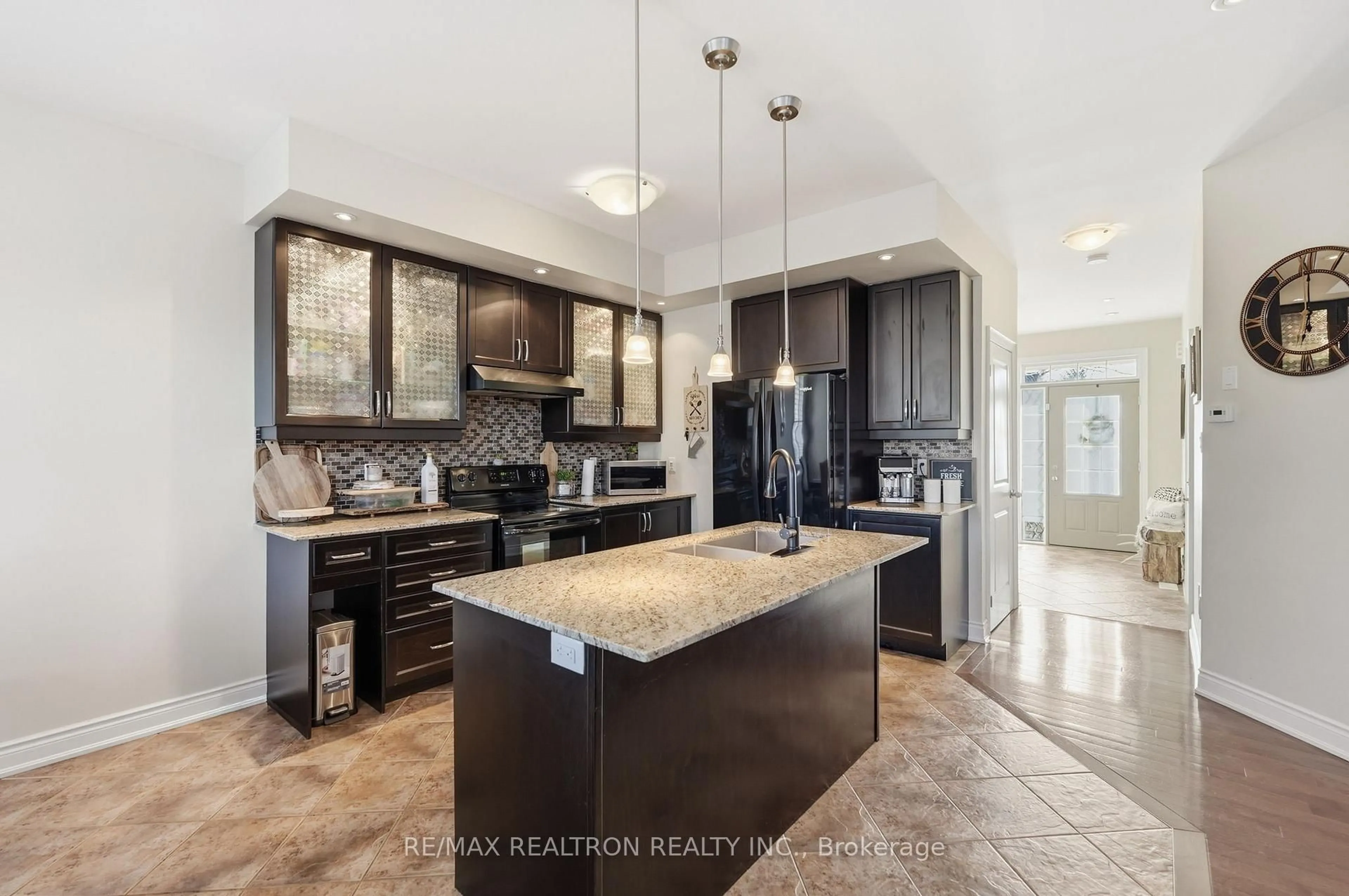 Open concept kitchen, ceramic/tile floor for 41 Christy Dr, Wasaga Beach Ontario L9Z 0E5