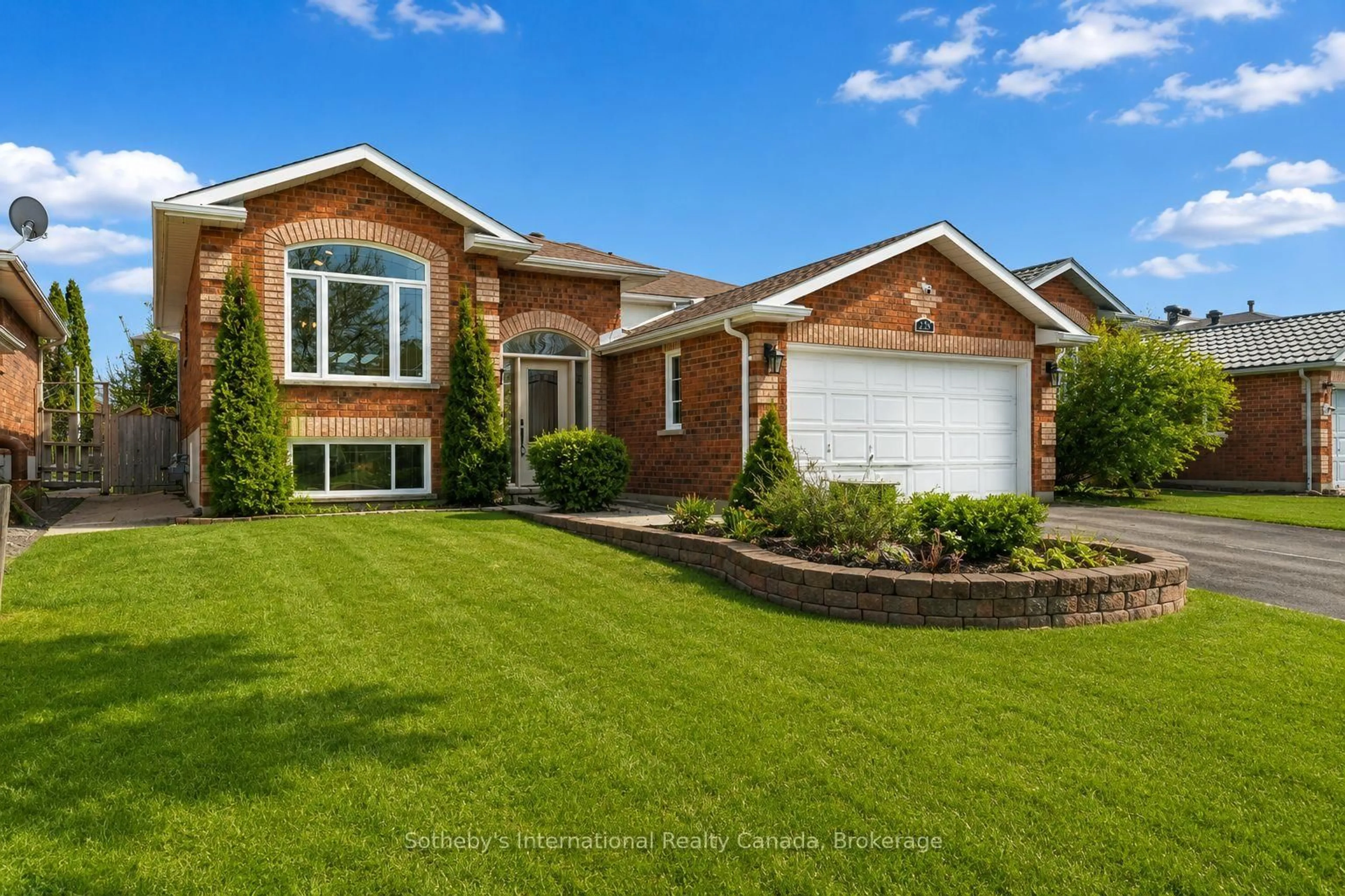 Home with brick exterior material, street for 299 Harvie Rd, Barrie Ontario L4N 8J5