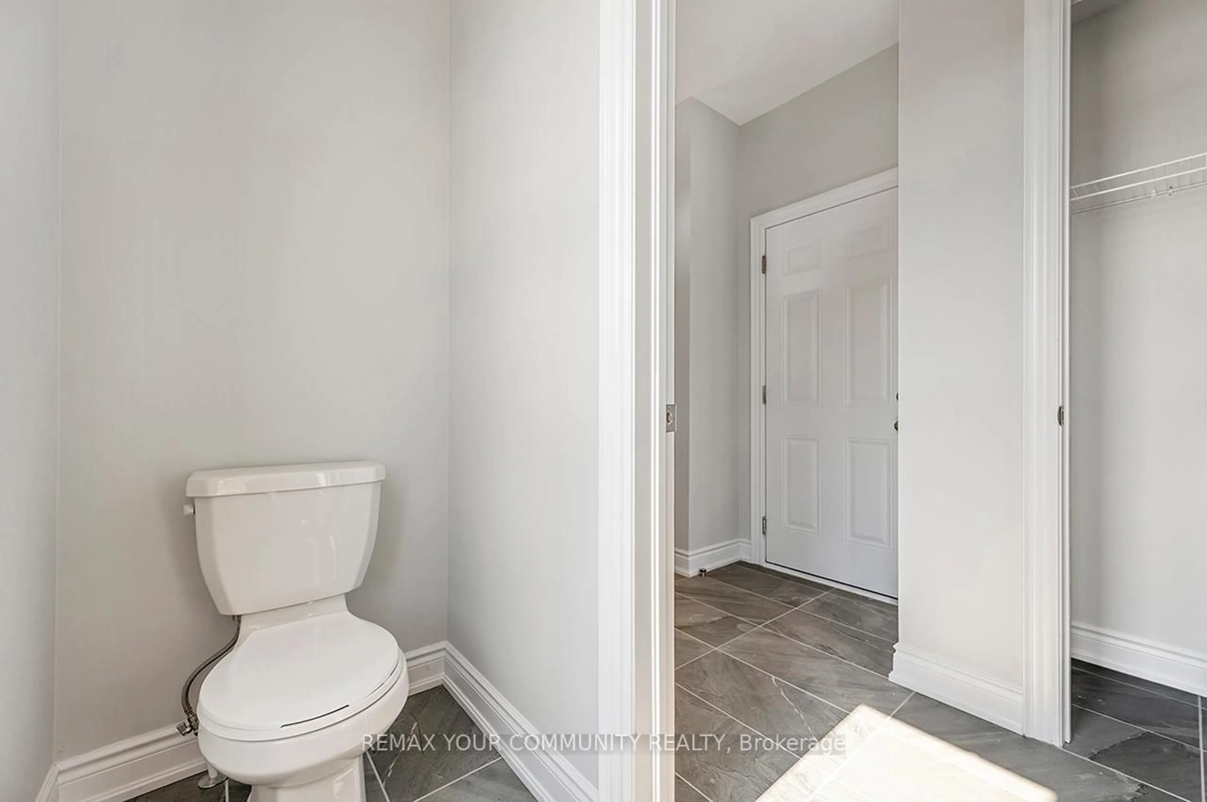 A pic of a room for 49 Periwinkle Rd, Springwater Ontario L9X 2C9