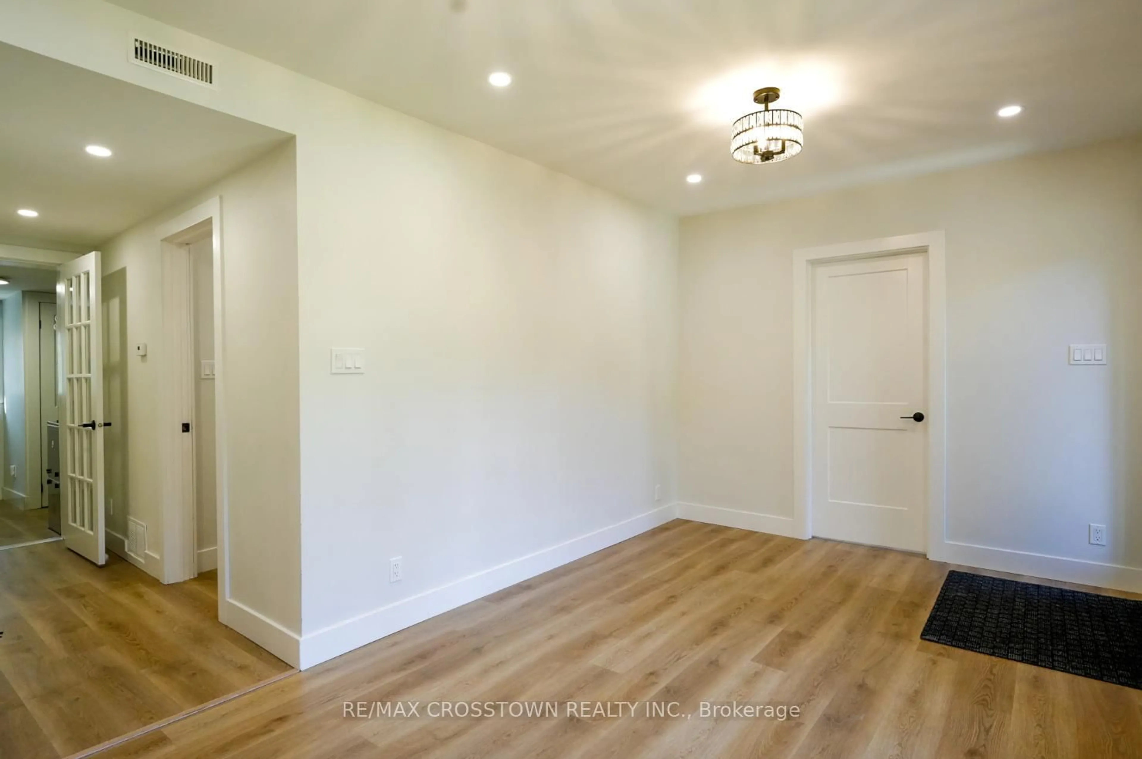 A pic of a room for 86 Doran Rd, Springwater Ontario L0L 1X0