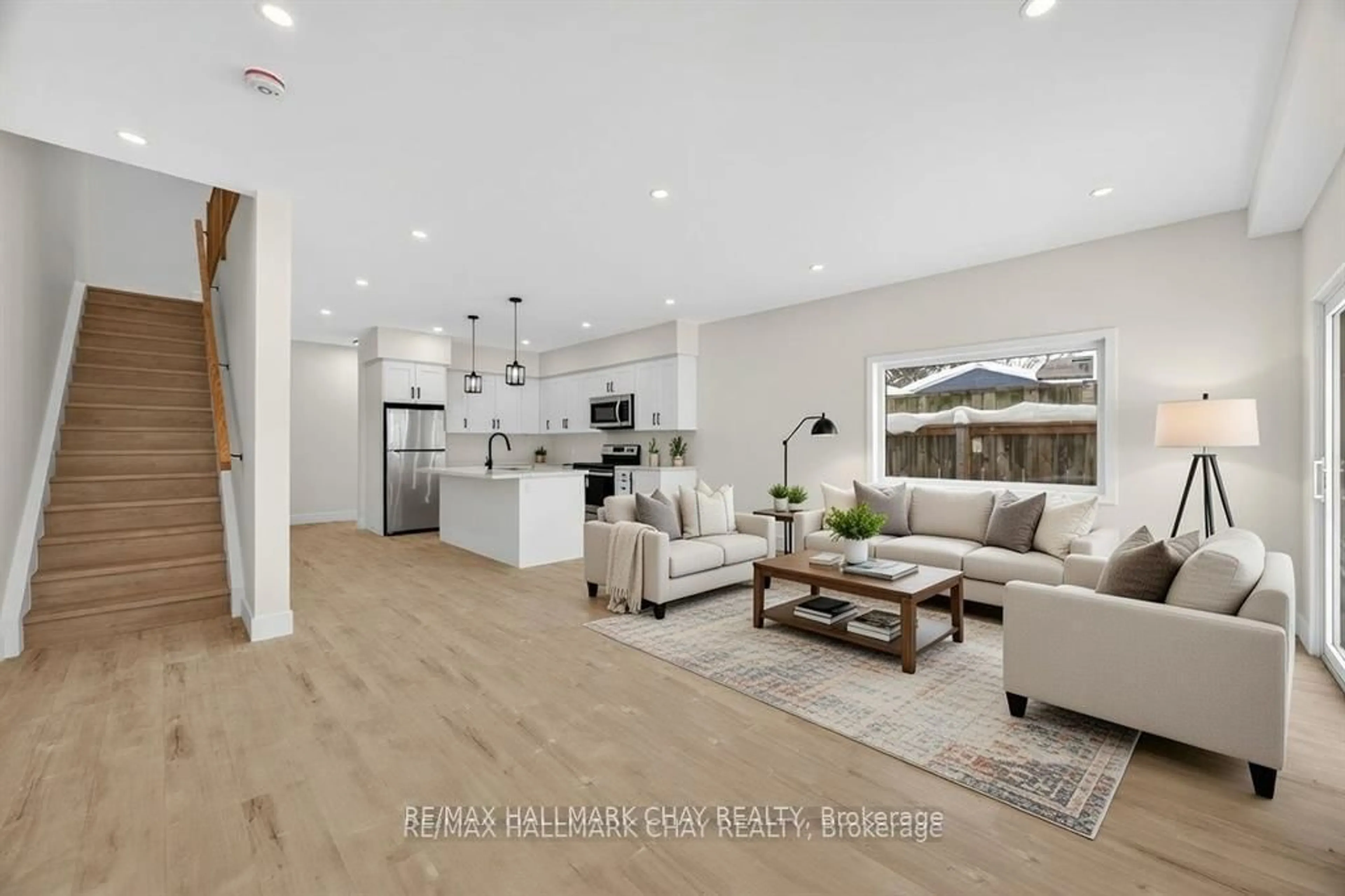 Open concept kitchen, unknown for 28 rose Ave, Orillia Ontario L3V 6B4