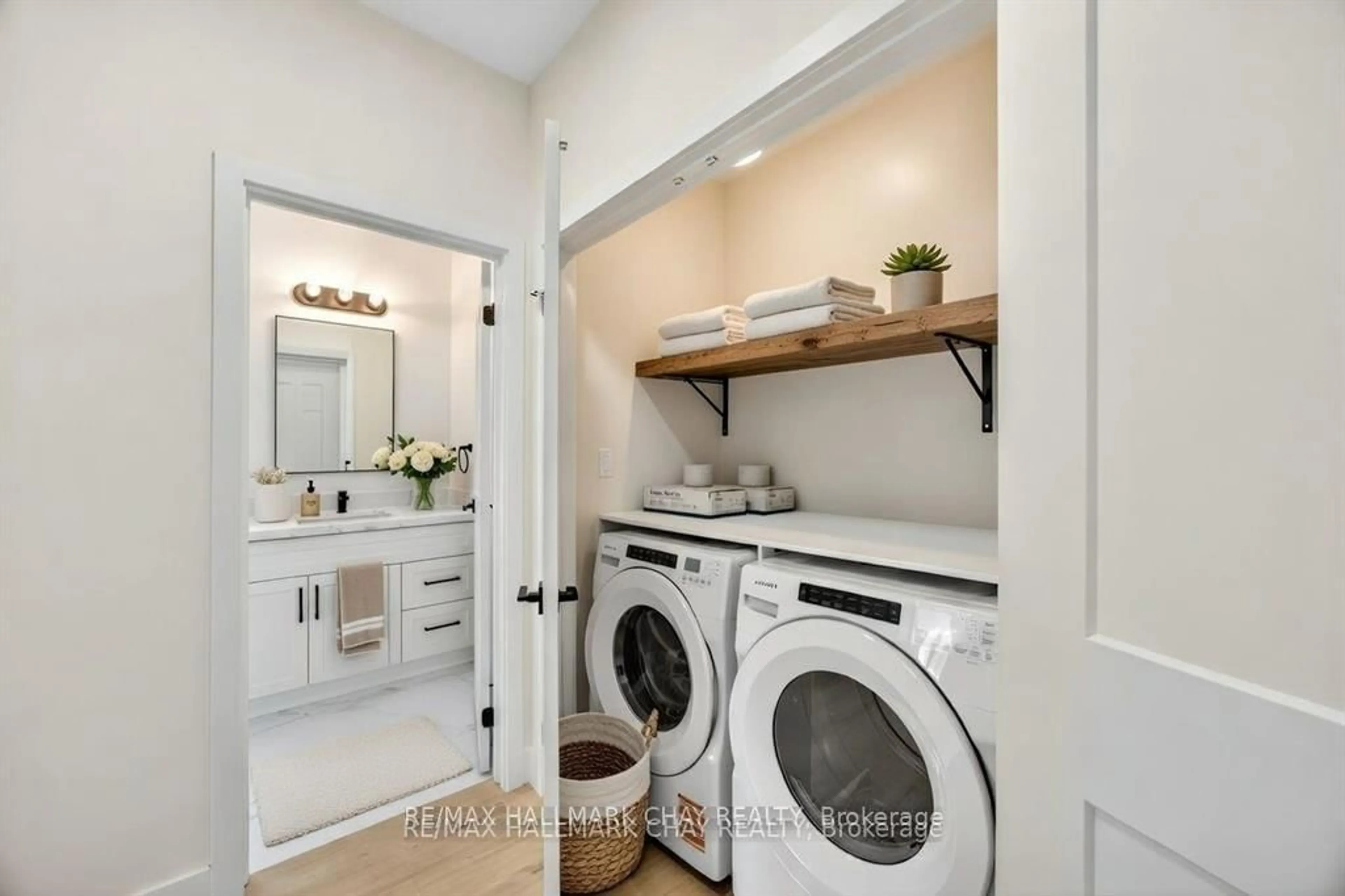 Laundry room for 28 rose Ave, Orillia Ontario L3V 6B4