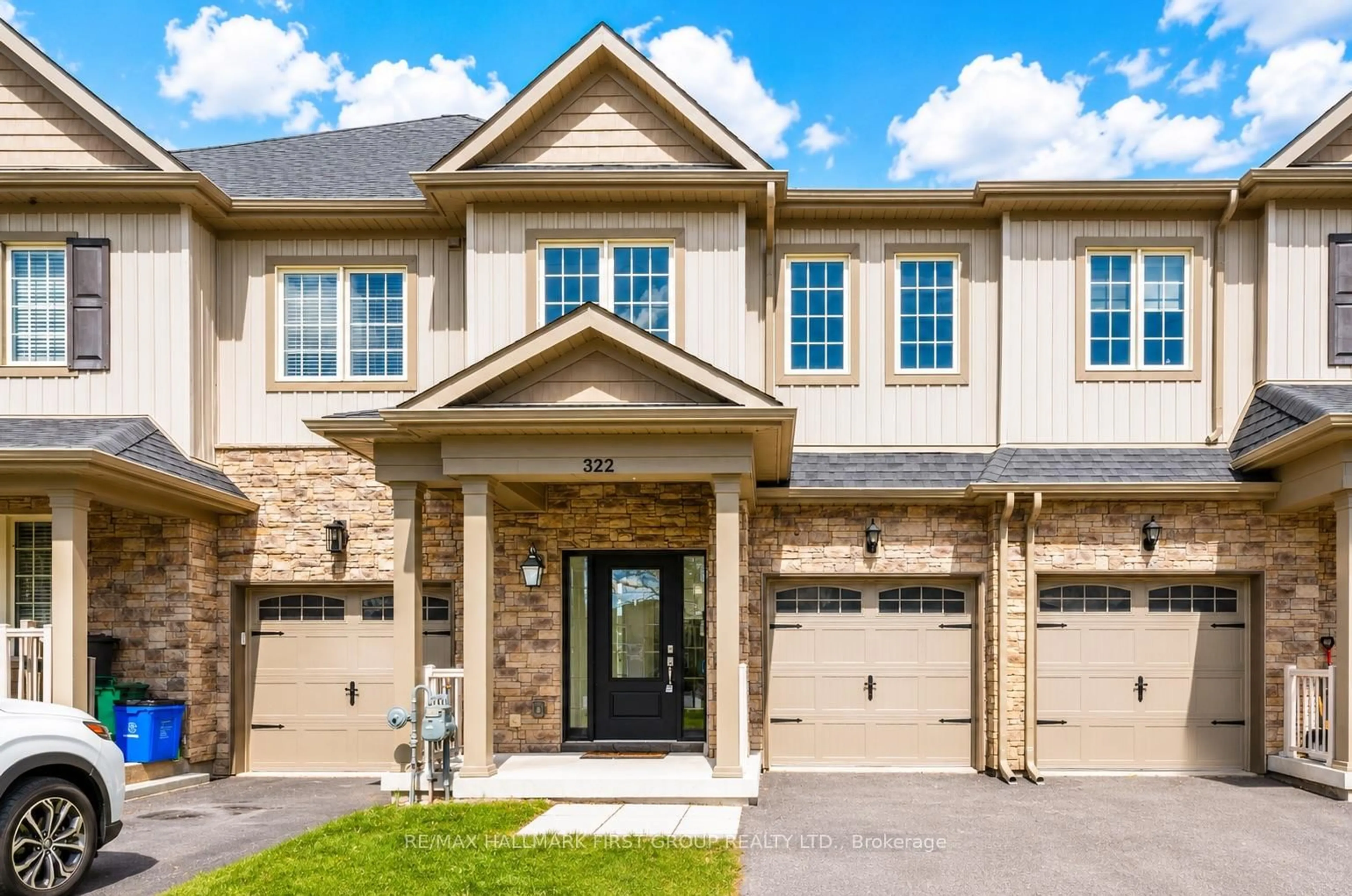 Home with brick exterior material, street for 322 East St, Orillia Ontario L3V 8K9
