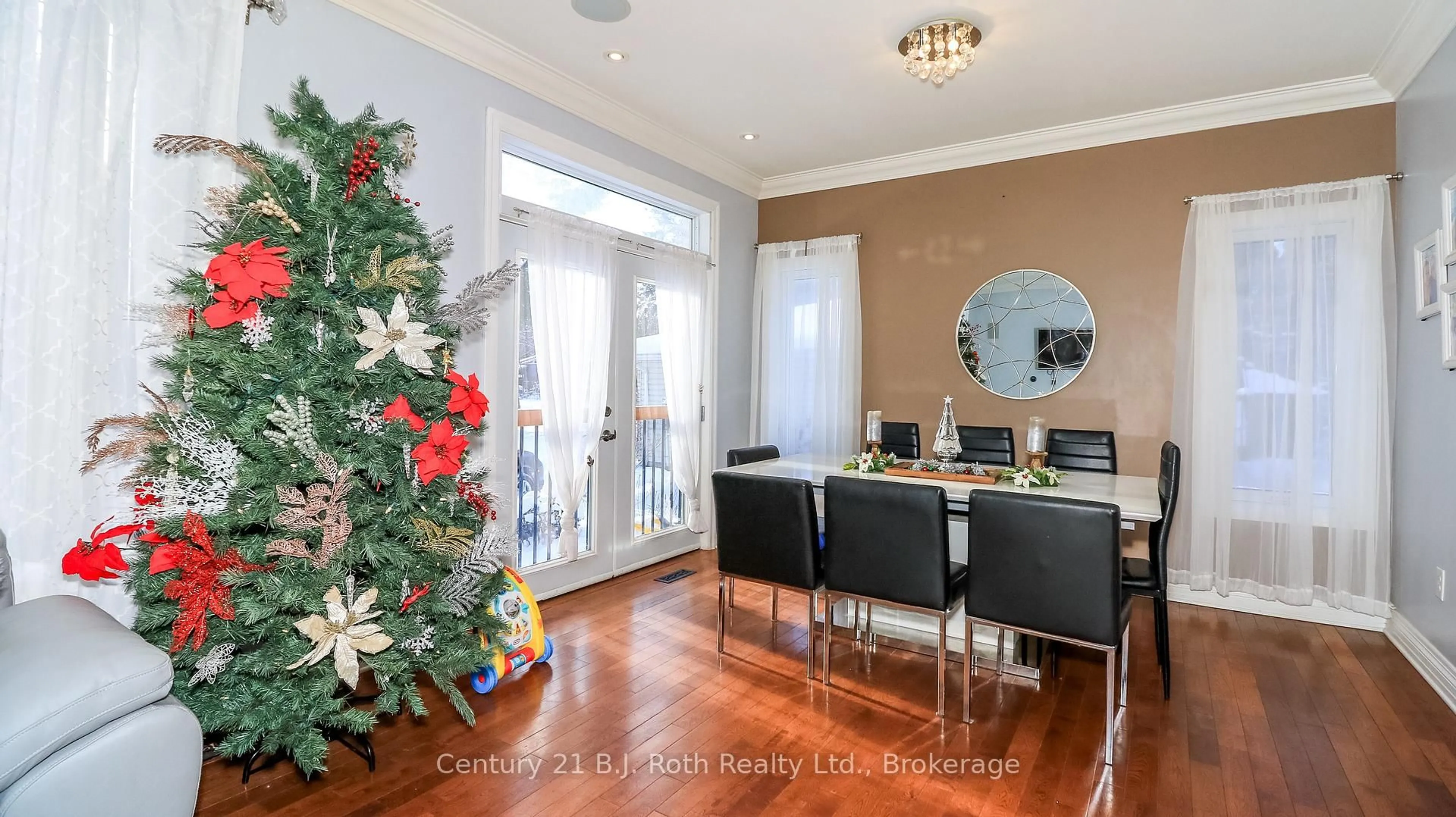 Dining room, wood/laminate floor for 3276 Turnbull Dr, Severn Ontario L3V 0Y4