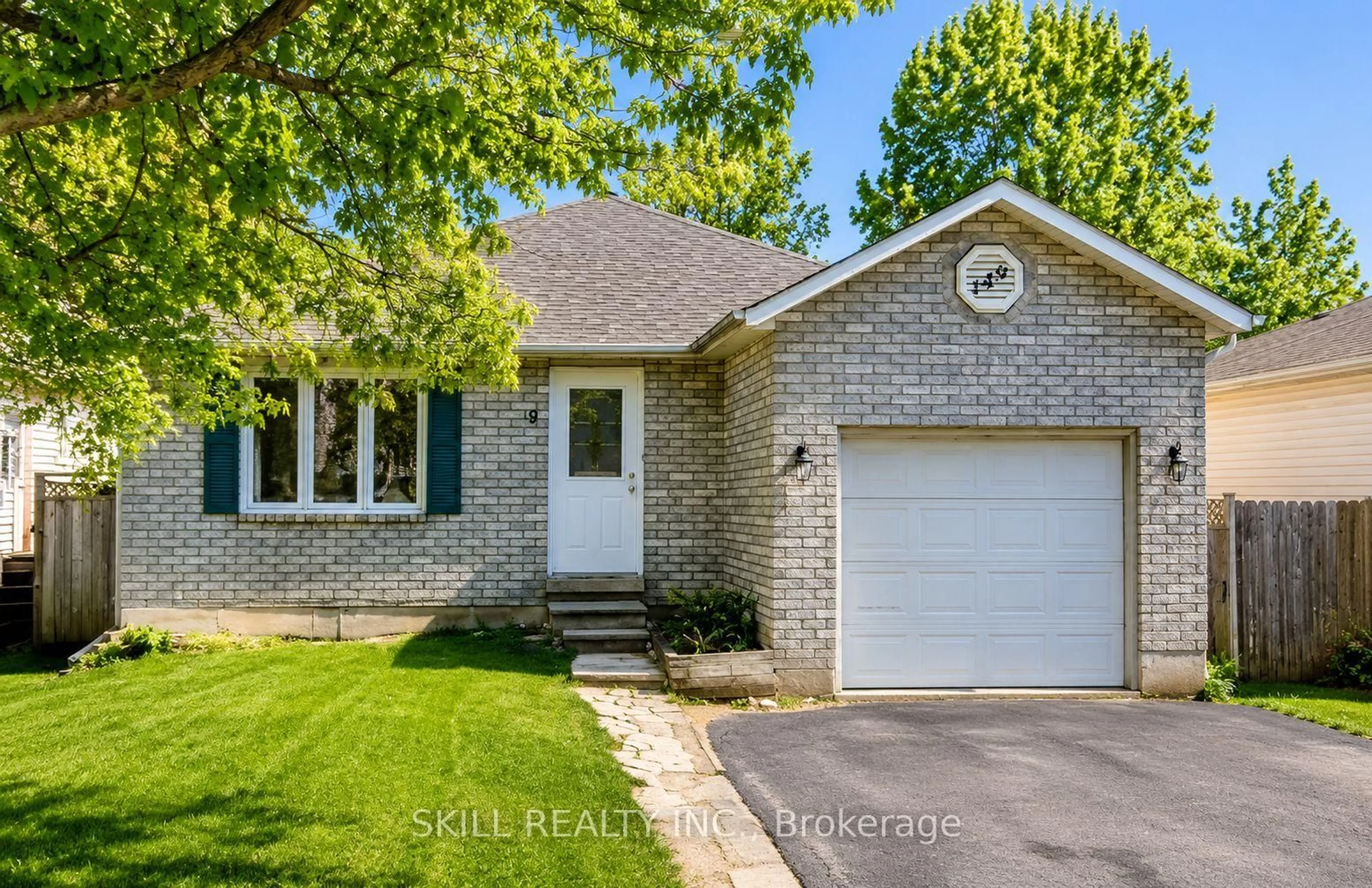 Home with brick exterior material, street for 149 Hickling Tr, Barrie Ontario L4M 5T7