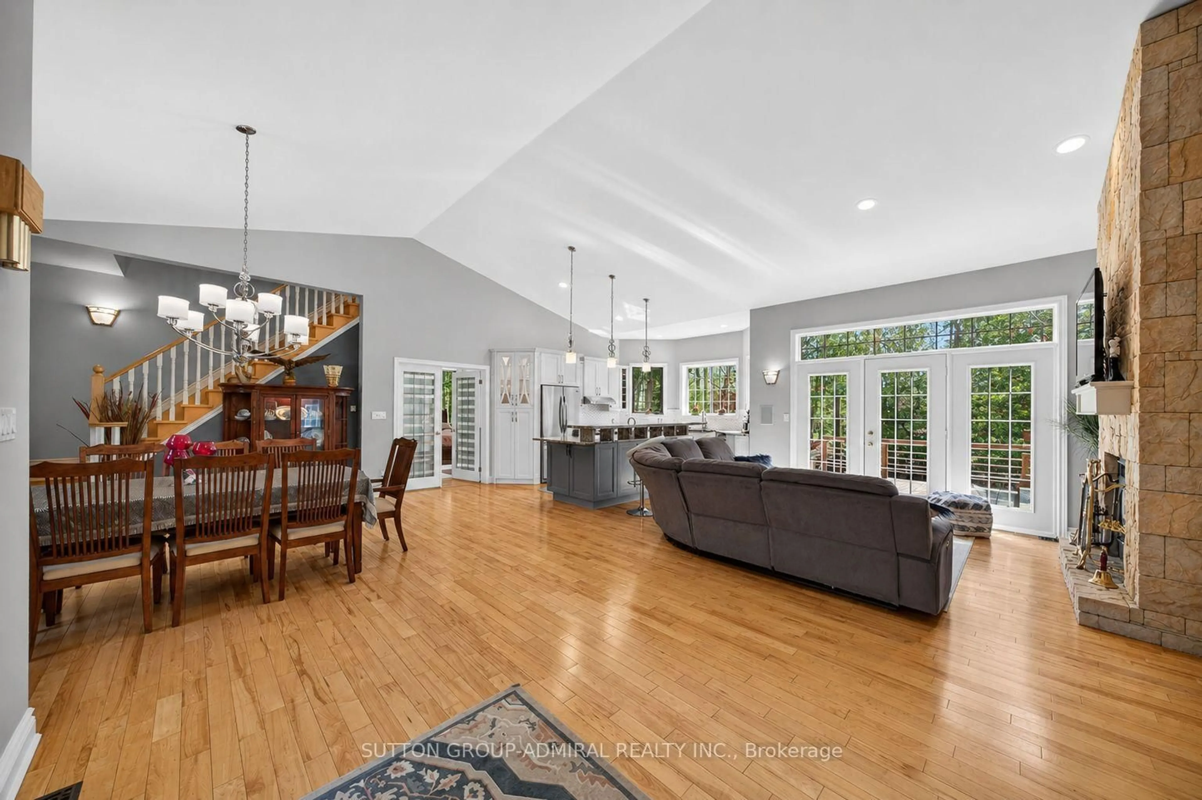 Open concept kitchen, unknown for 763 9th Line, Oro-Medonte Ontario L0L 1T0