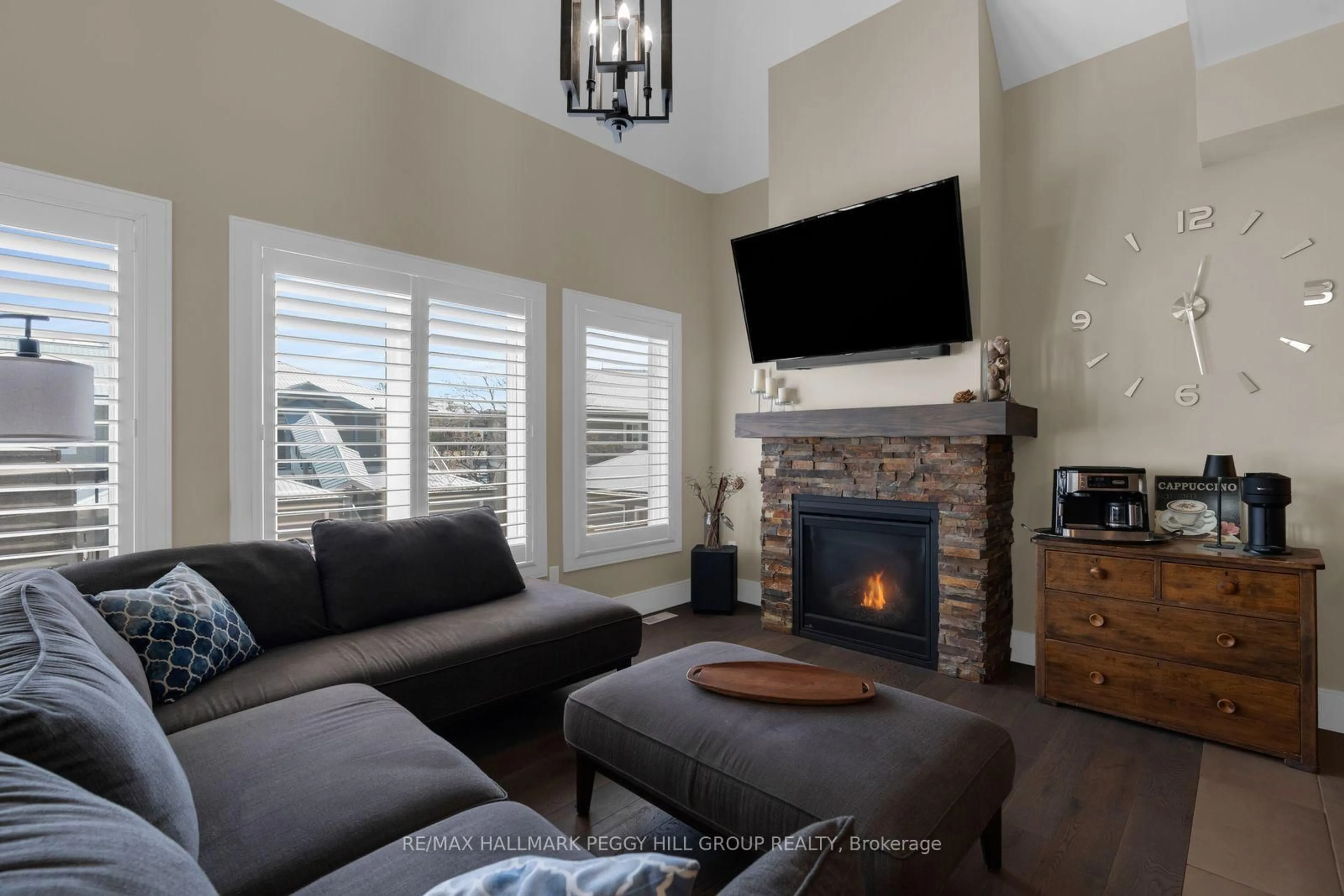 Living room with furniture, unknown for 10 Invermara Crt #21, Orillia Ontario L3V 0B7