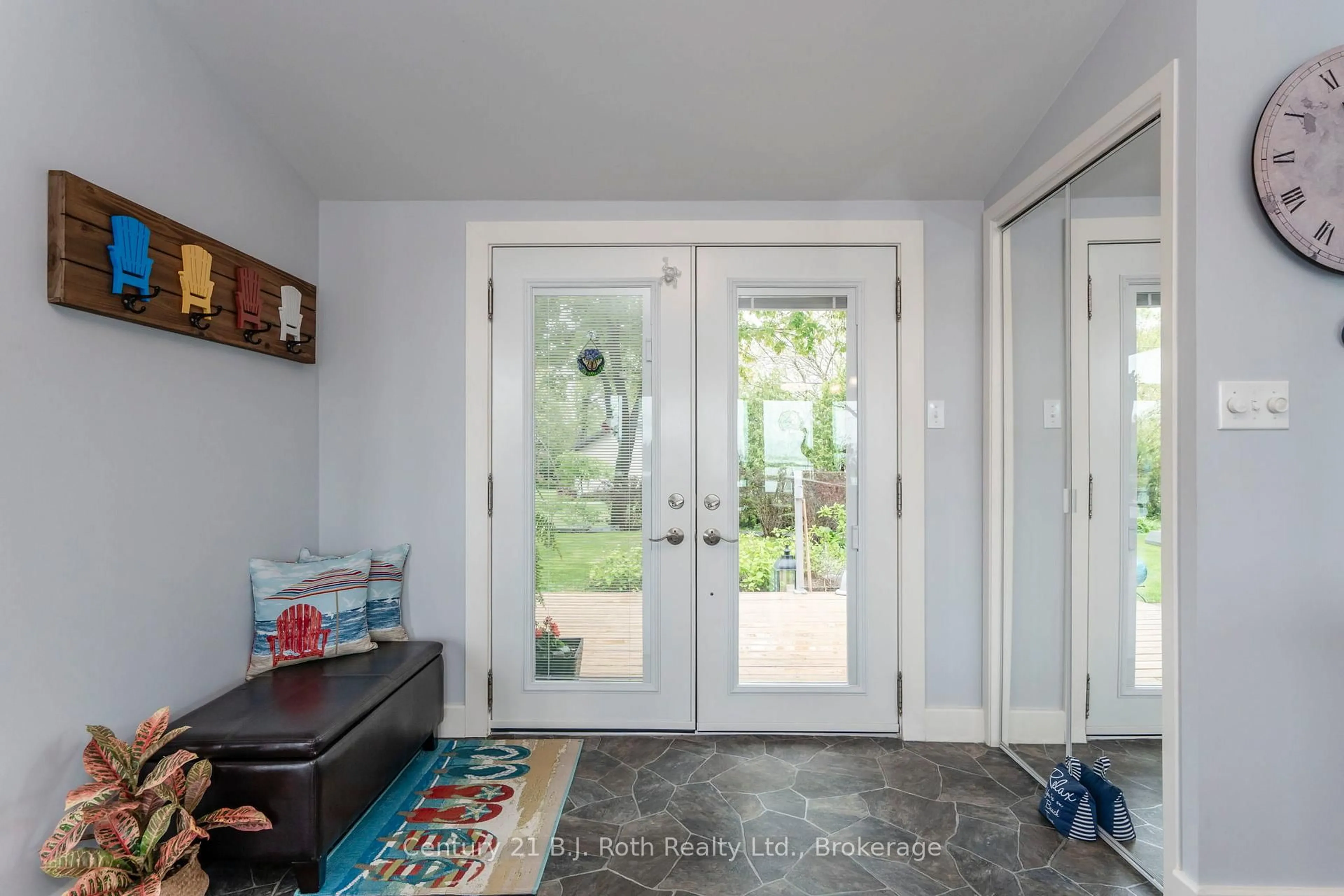 Indoor entryway for 24 Wilcox Rd, Tay Ontario L0K 2C0