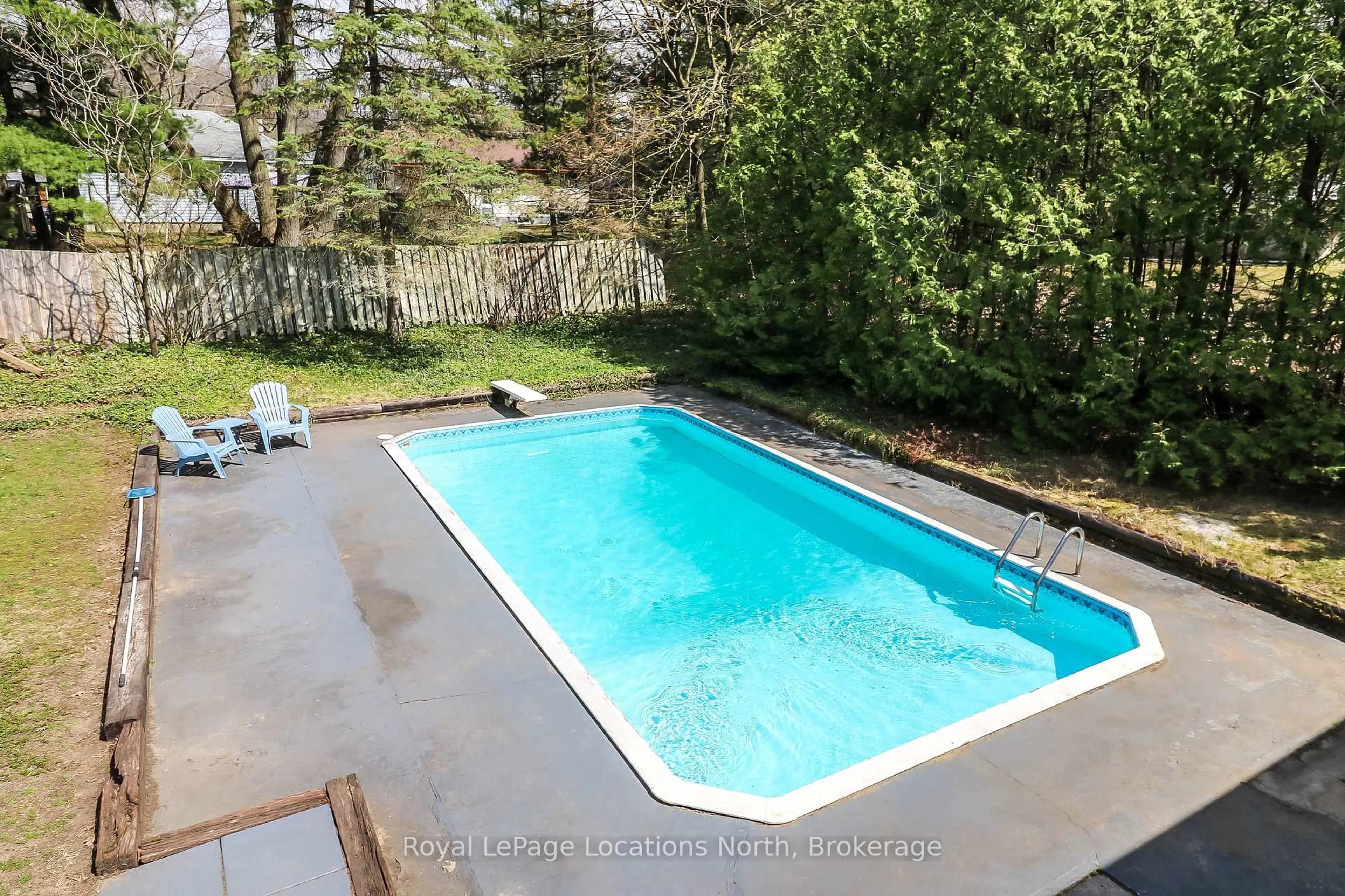 Pool for 265 39th St, Wasaga Beach Ontario L9Z 1S3