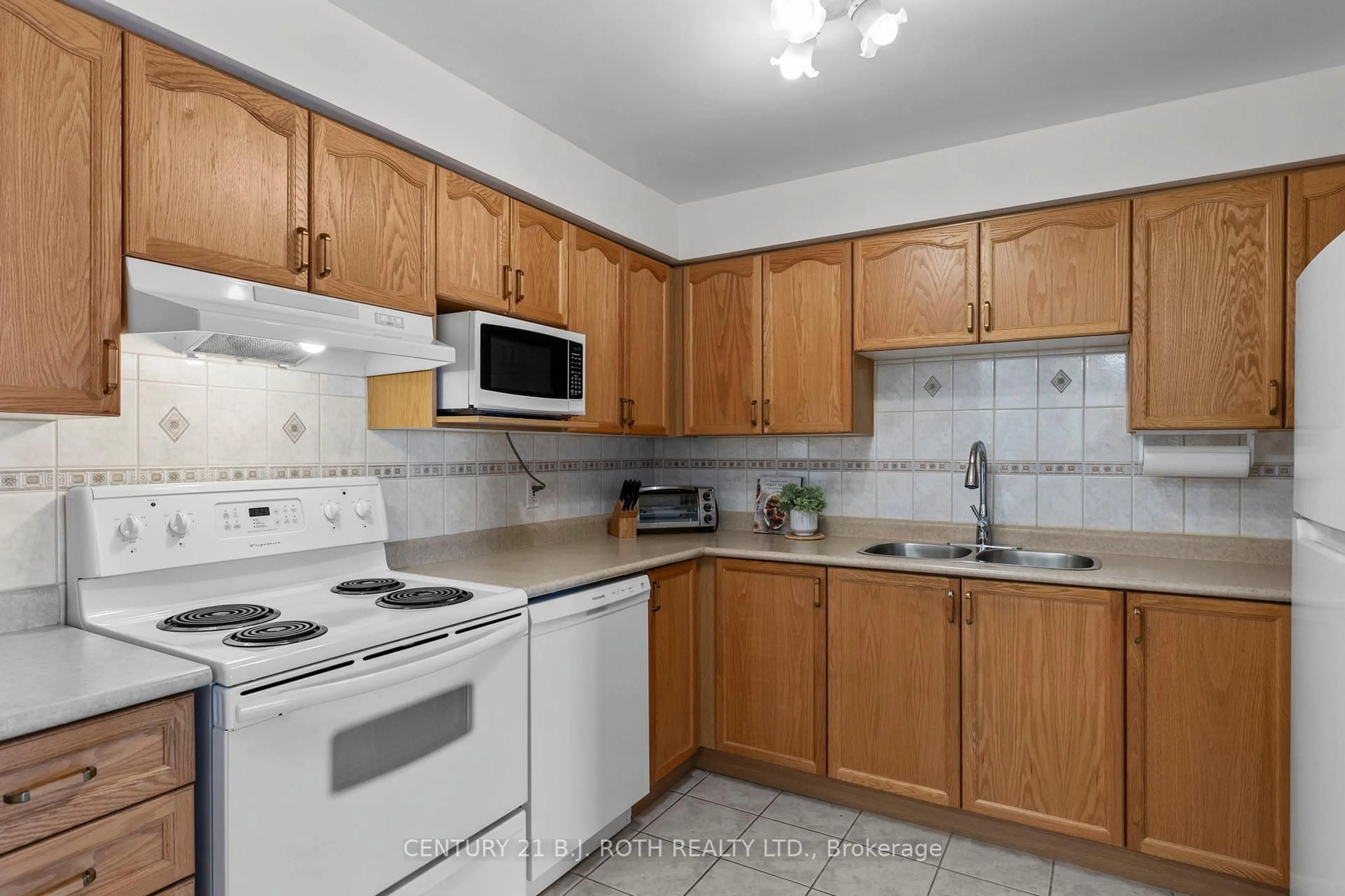 Standard kitchen, unknown for 49 Jacob's Terr #209, Barrie Ontario L4N 0W4