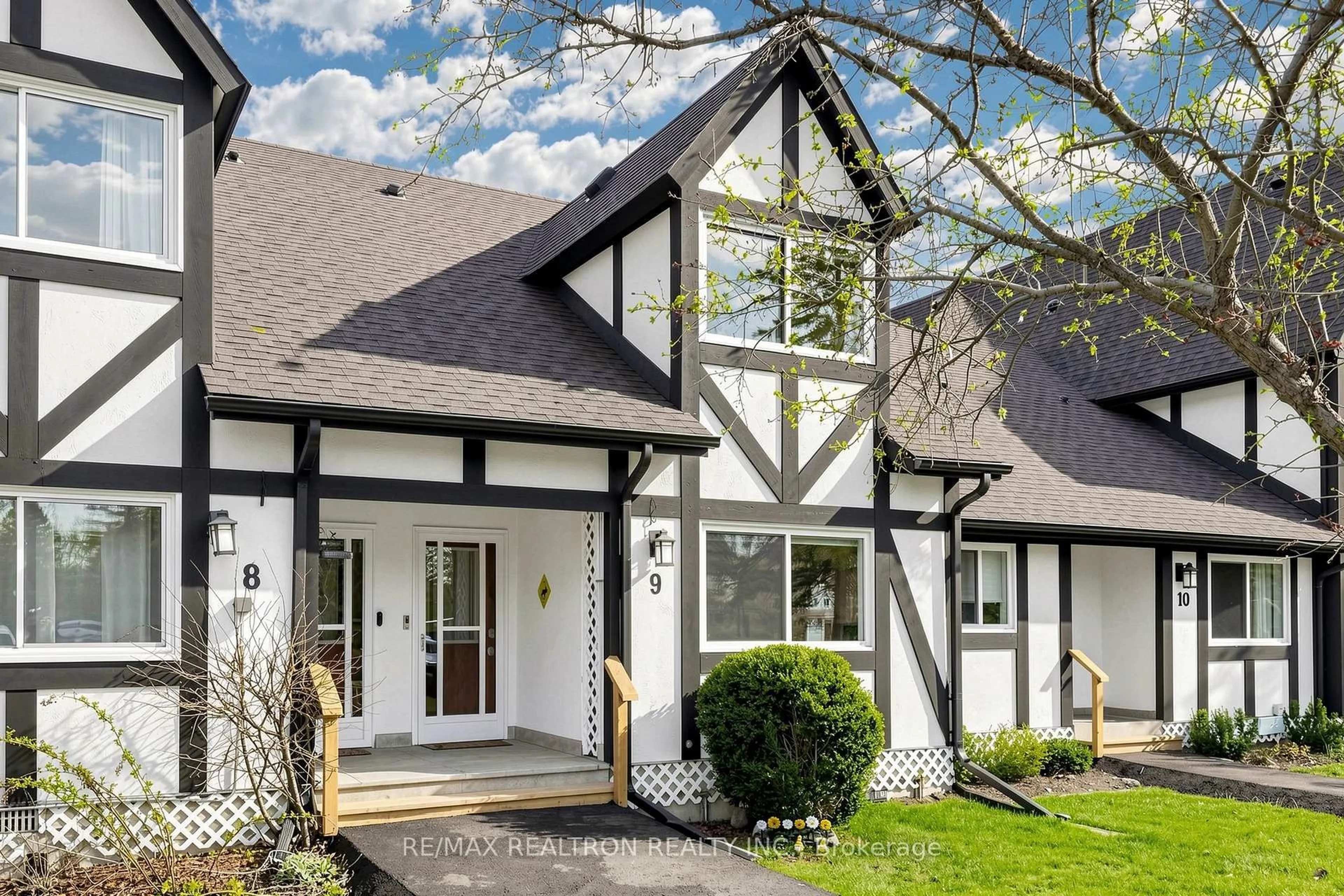 Home with vinyl exterior material, street for 41 Laguna Pkwy #9, Ramara Ontario L0K 1B0
