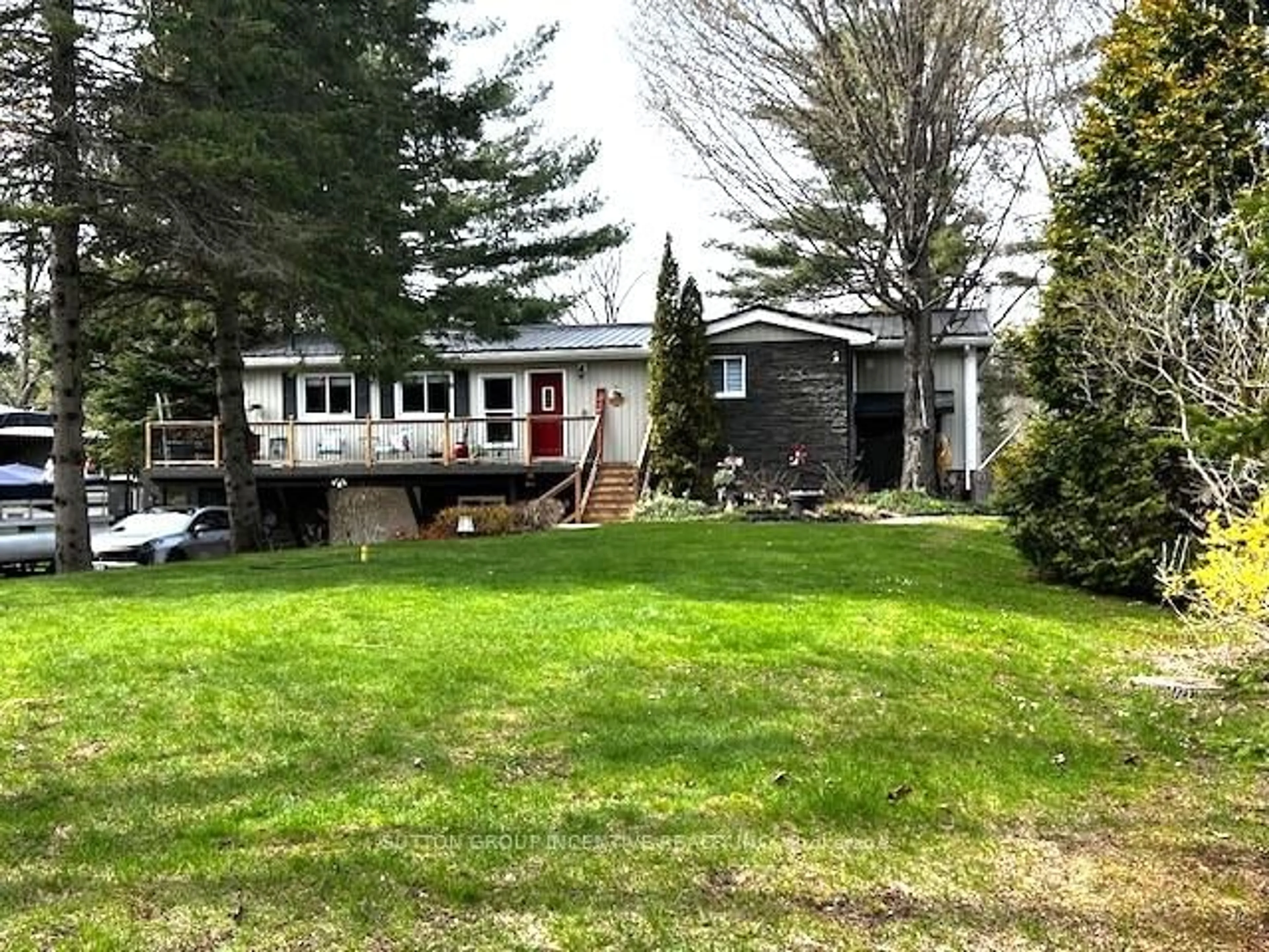 A pic from outside/outdoor area/front of a property/back of a property/a pic from drone, unknown for 4600 Trent Tr, Severn Ontario L0K 2B0