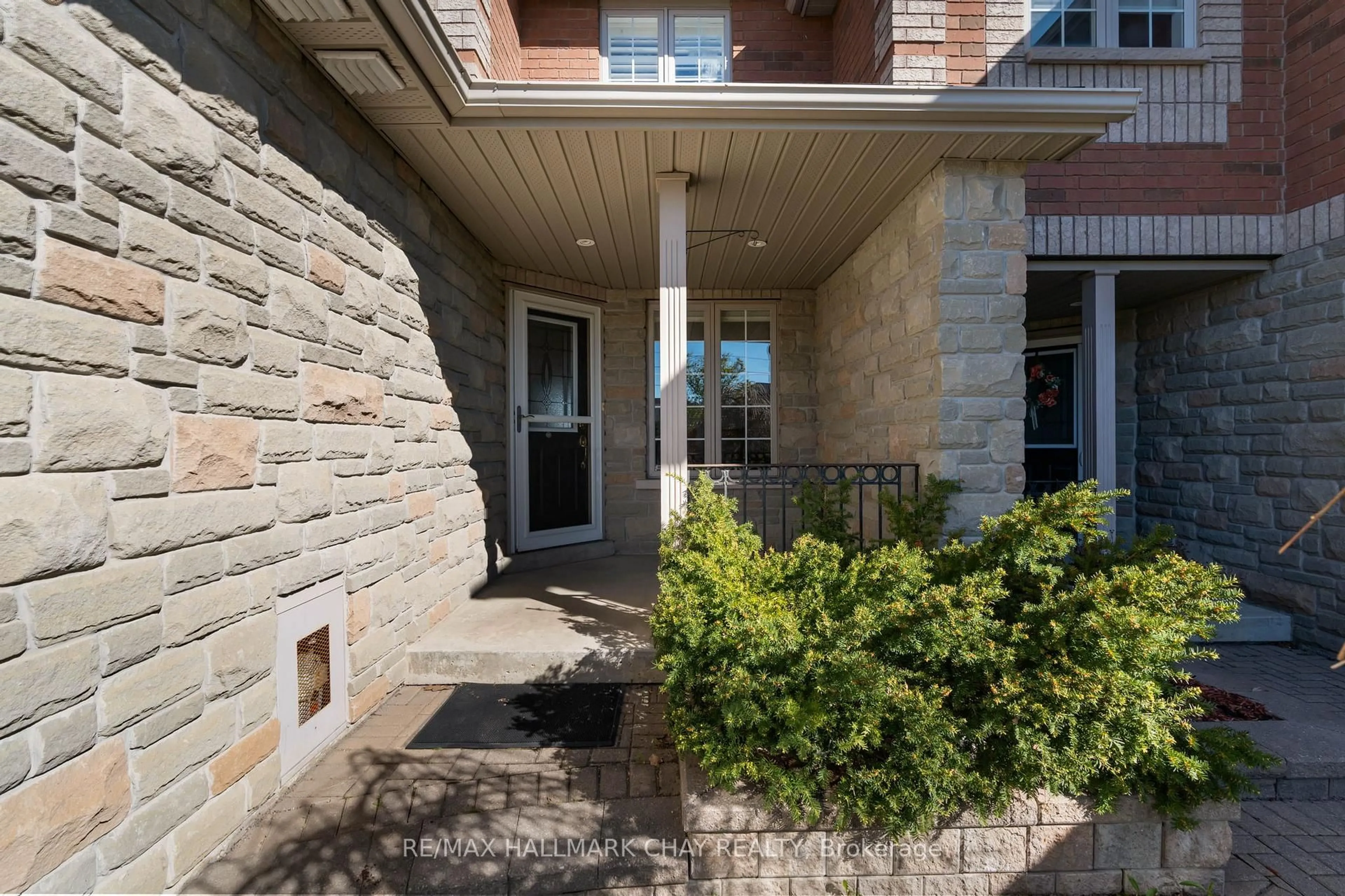Unknown for 334 Cundles Rd, Barrie Ontario L4M 7E5