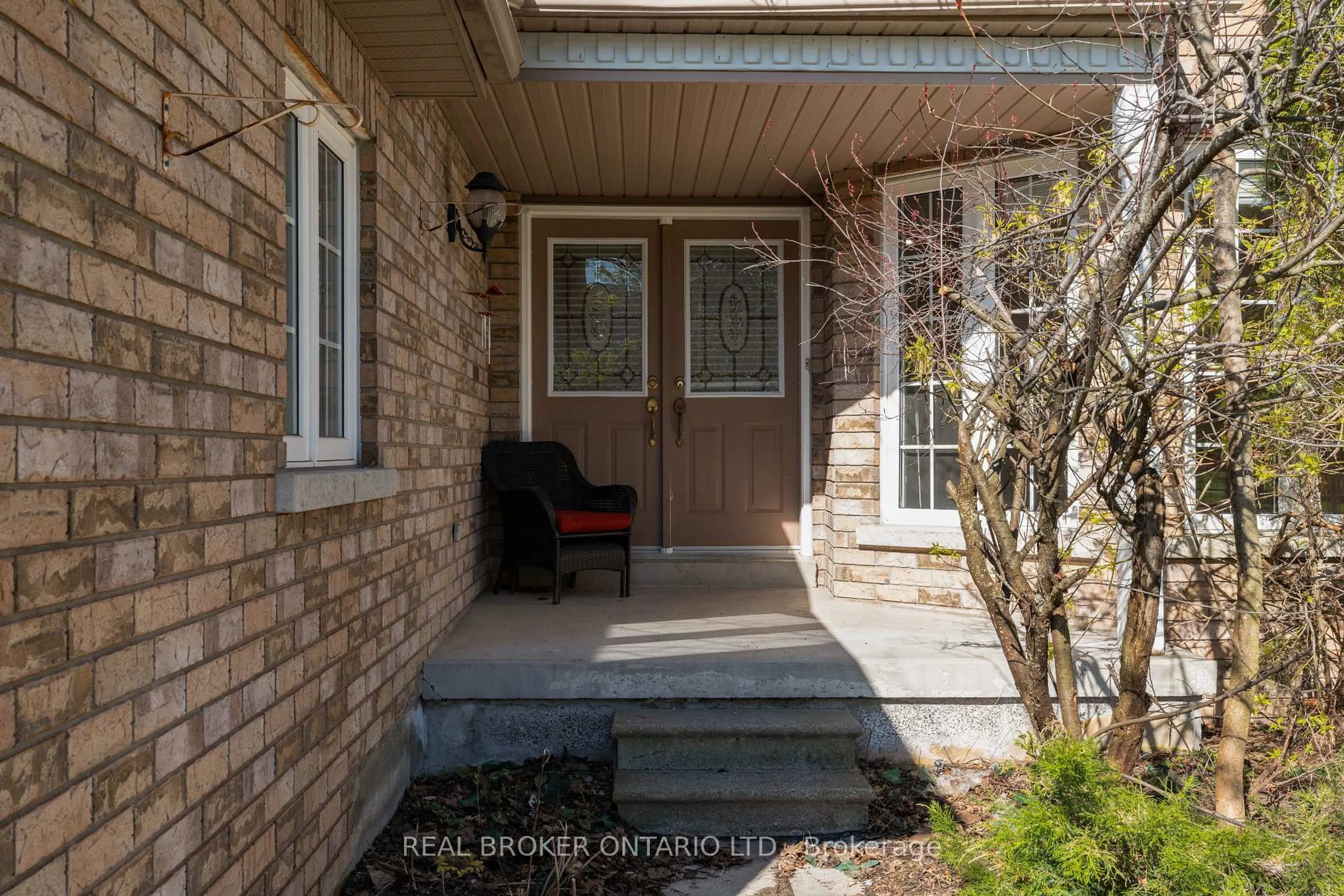Indoor entryway for 50 Cloughley Dr, Barrie Ontario L4N 9T3