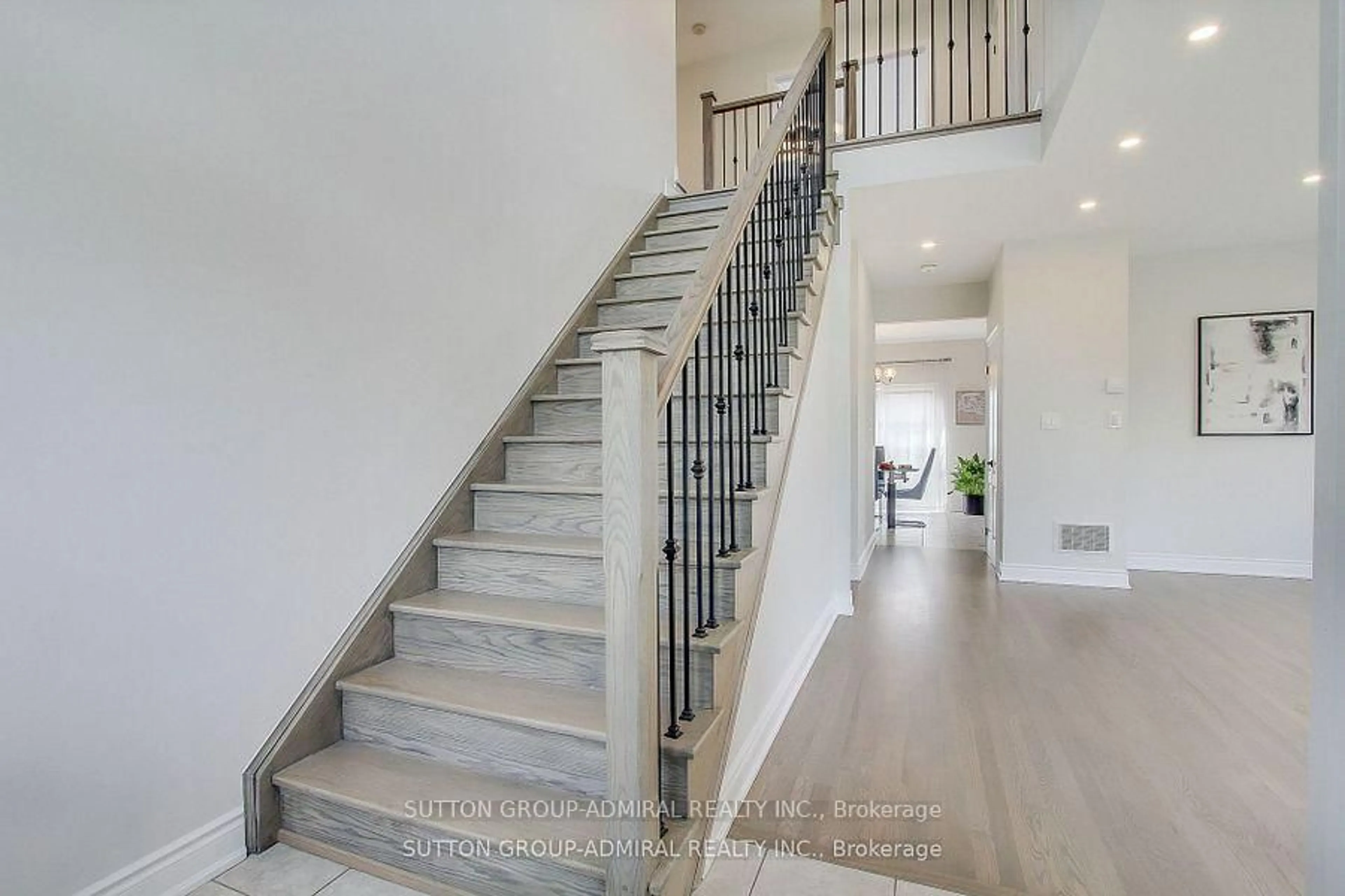 Stairs for 26 Oakmont Ave, Oro-Medonte Ontario L0L 2L0