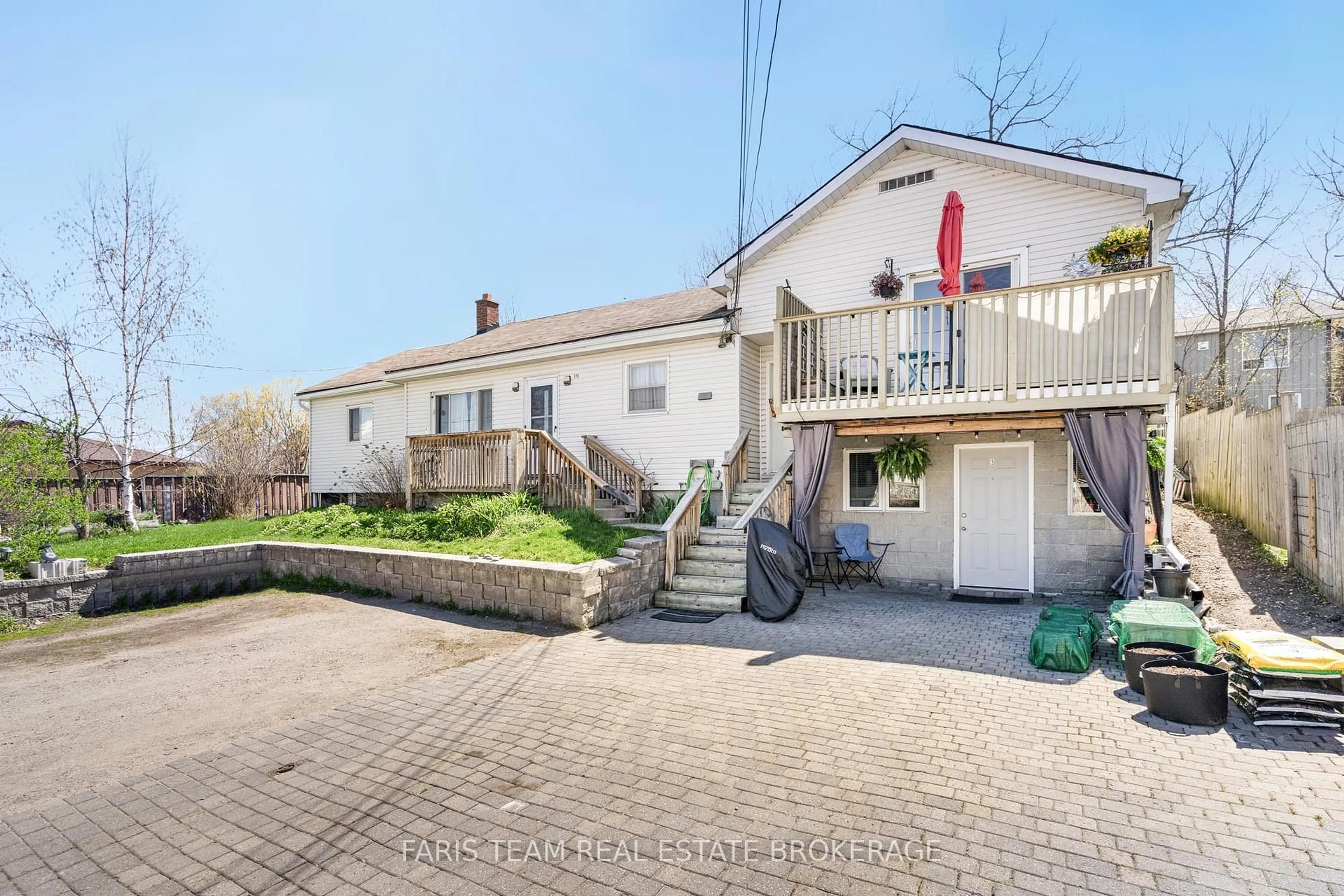 A pic from outside/outdoor area/front of a property/back of a property/a pic from drone, street for 179 John St, Tay Ontario L0K 2A0