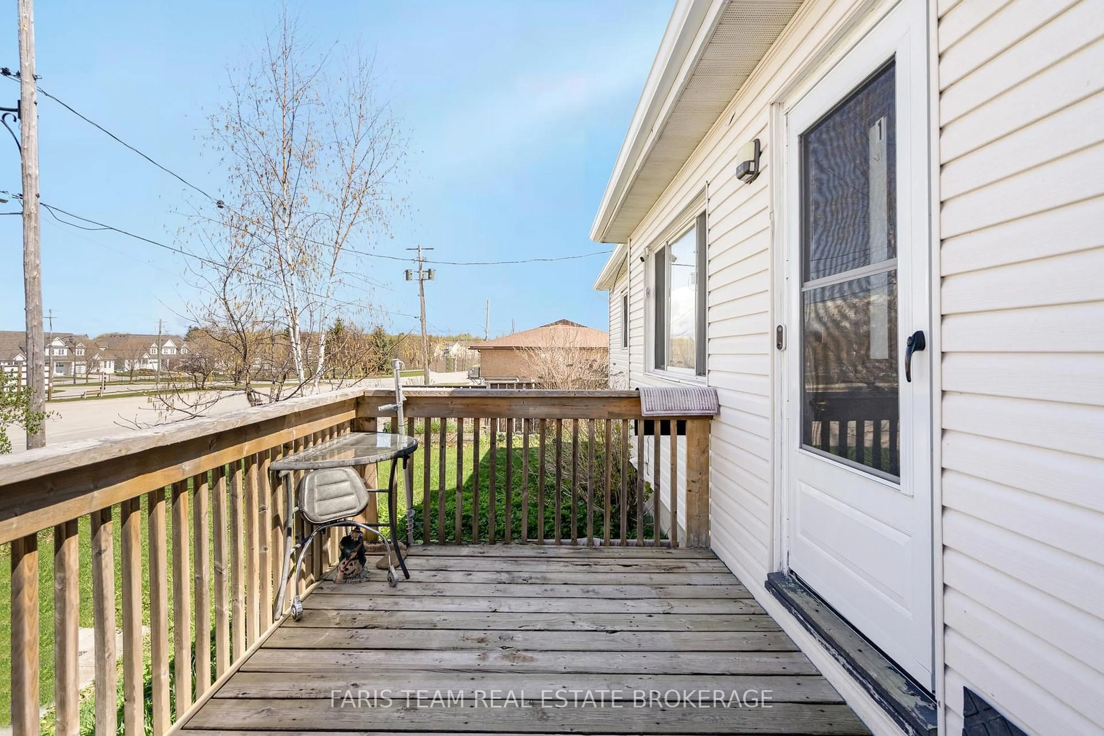 Patio, street for 179 John St, Tay Ontario L0K 2A0
