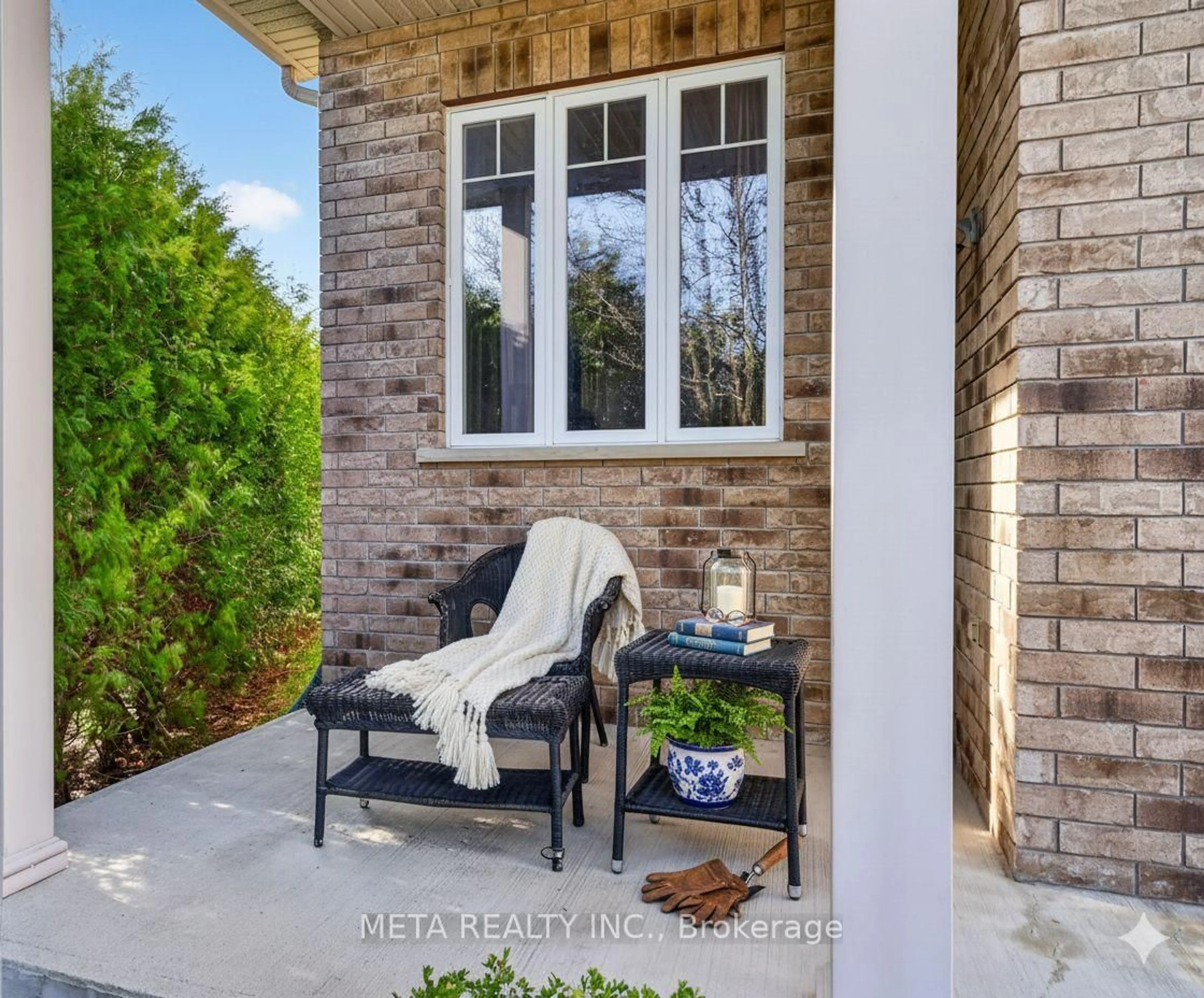 Home with brick exterior material, street for 19 Mckean Cres, Collingwood Ontario L9Y 0C1