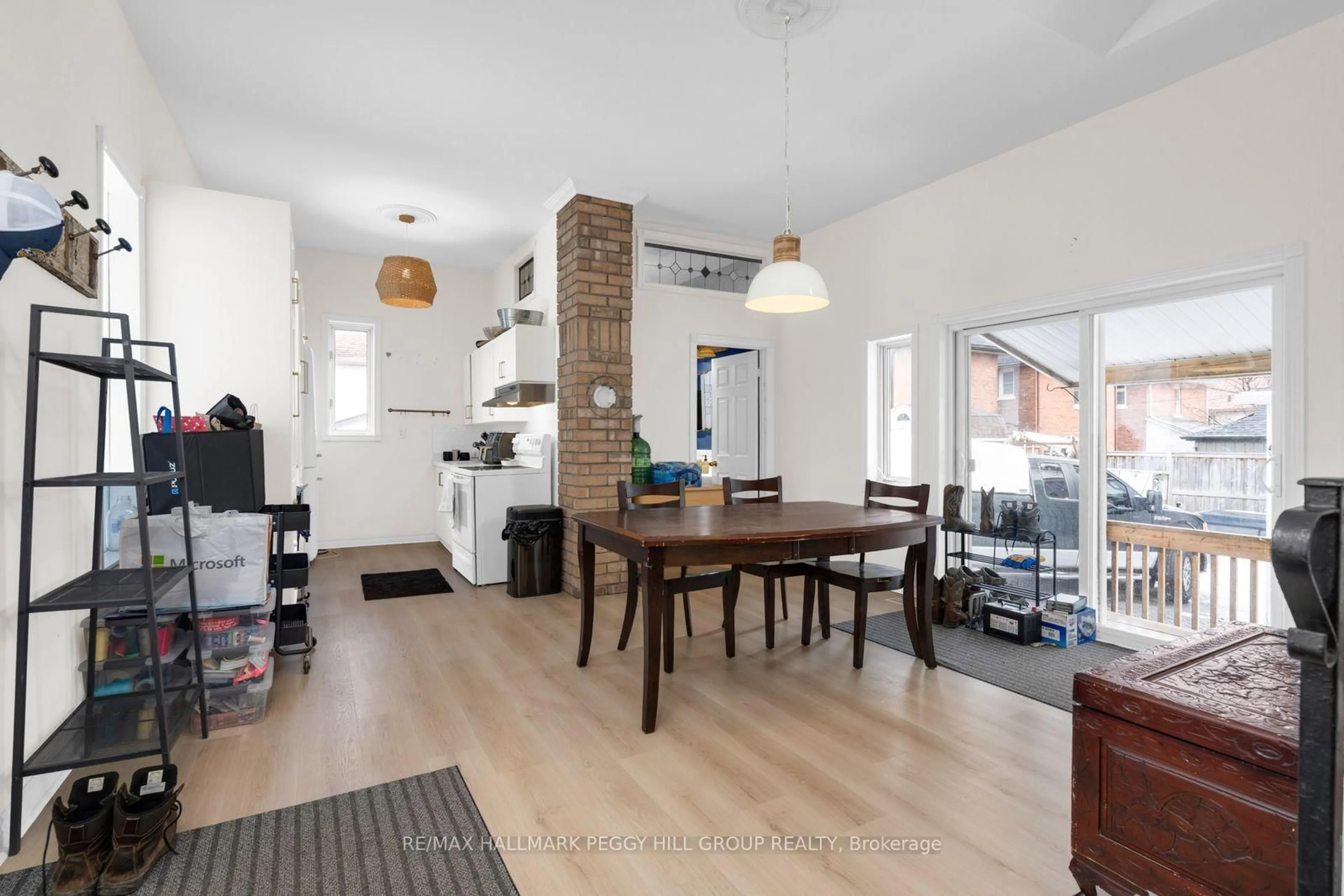 Unknown for 131 Sanford St, Barrie Ontario L4N 3C8
