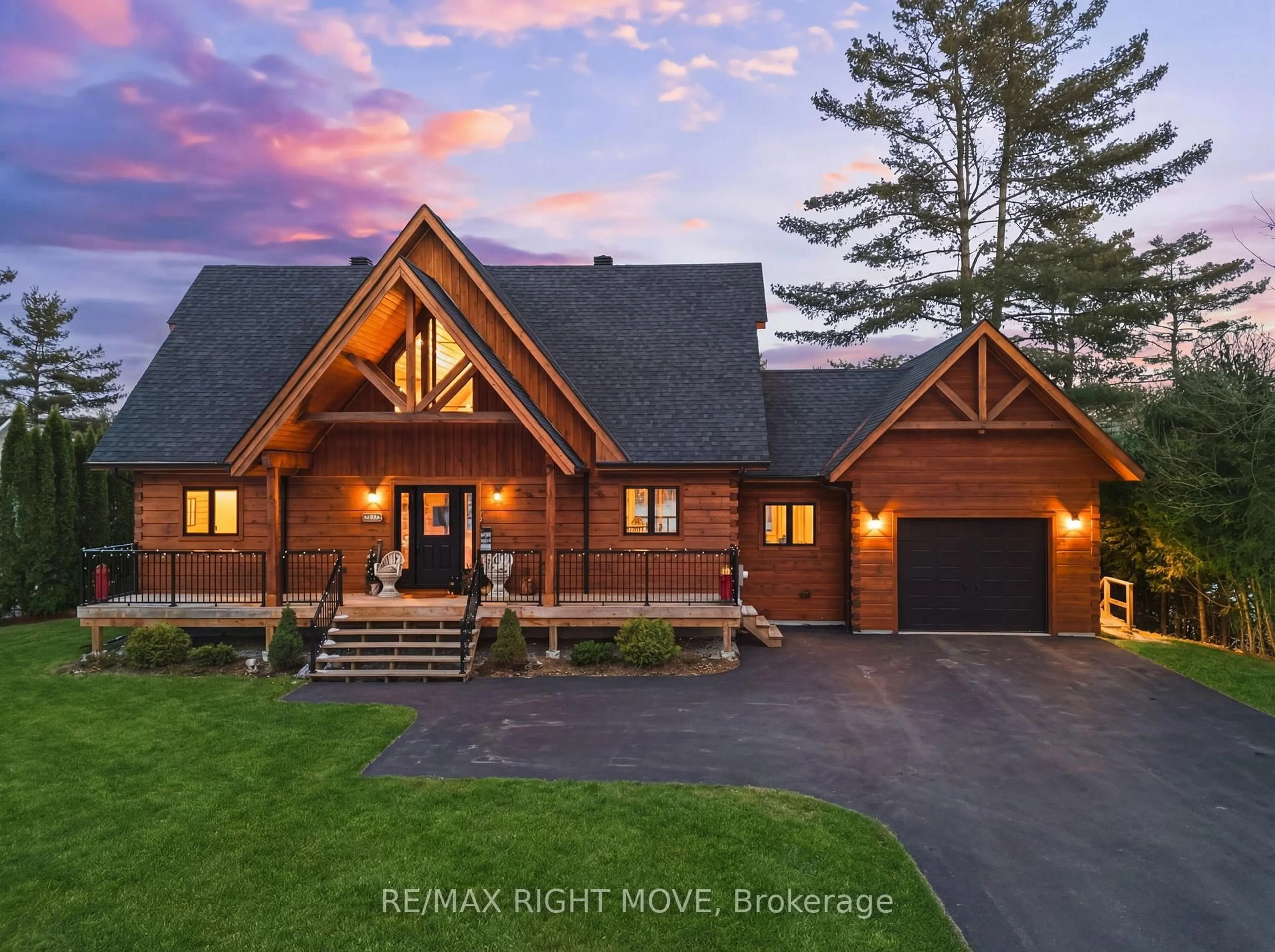 Home with brick exterior material, mountain view for 1935 Mcleod Dr, Severn Ontario P0E 1N0