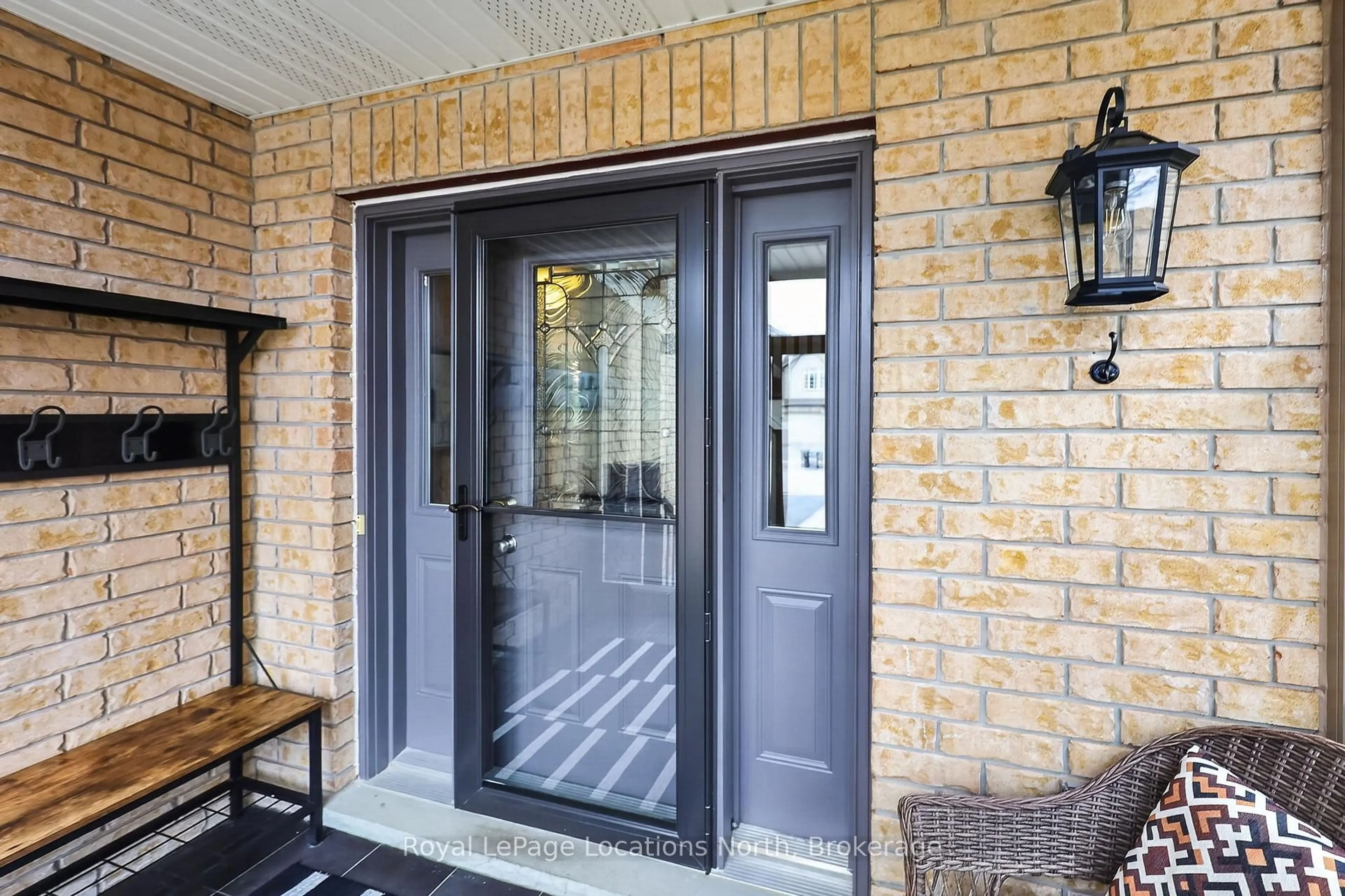 Indoor entryway for 54 Williams St, Collingwood Ontario L9Y 0C4
