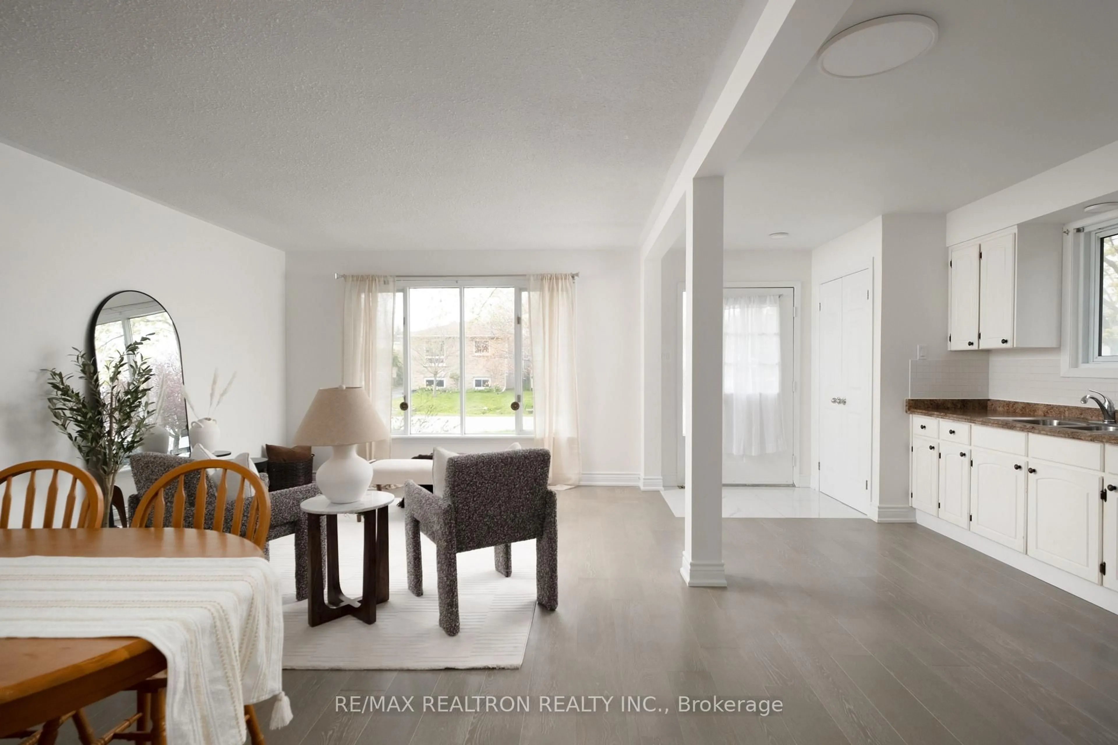 Unknown for 8 Courtice Cres, Collingwood Ontario L9Y 4G1