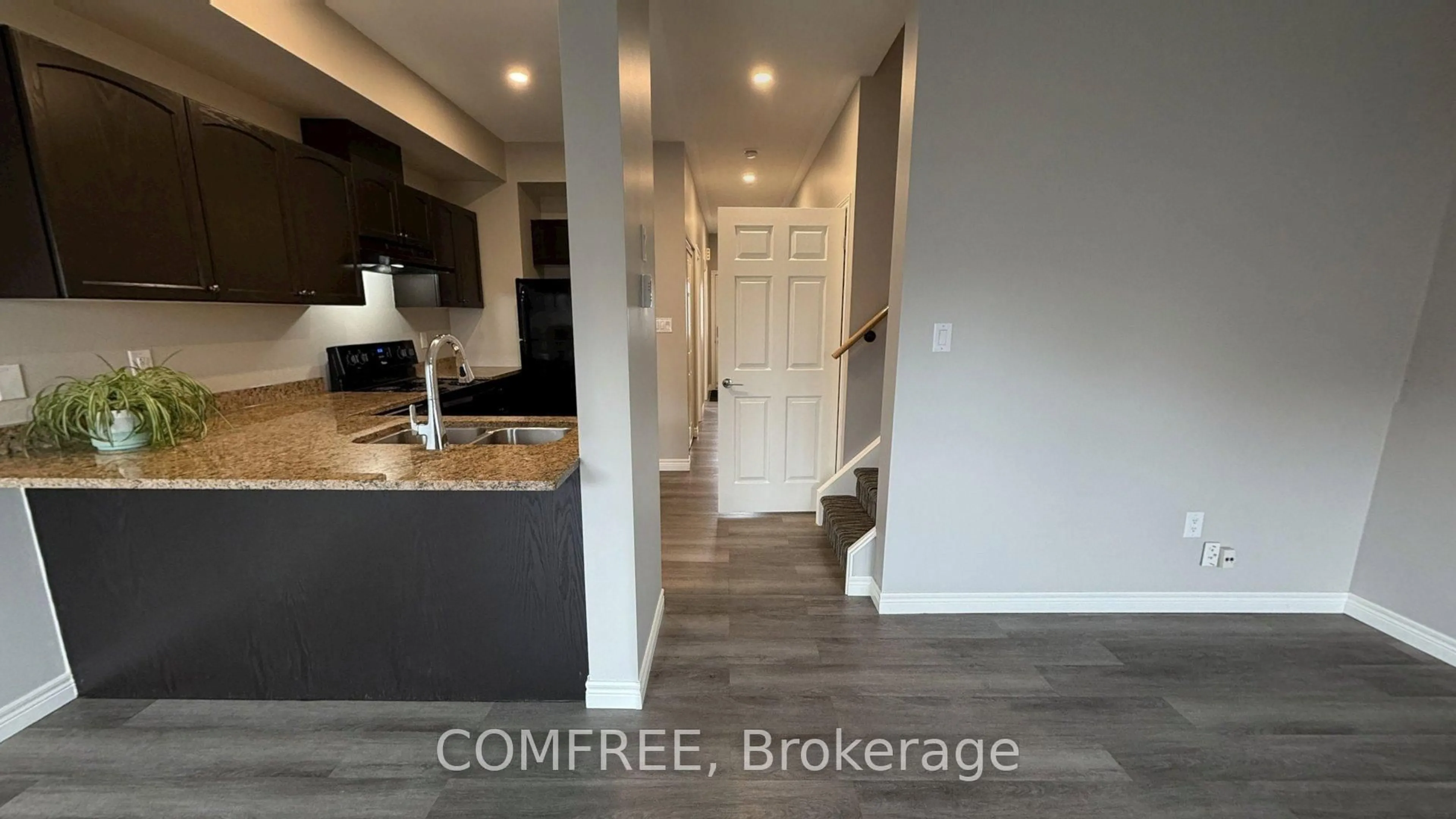 Open concept kitchen, unknown for 175 Stanley St, Barrie Ontario L4M 0G2