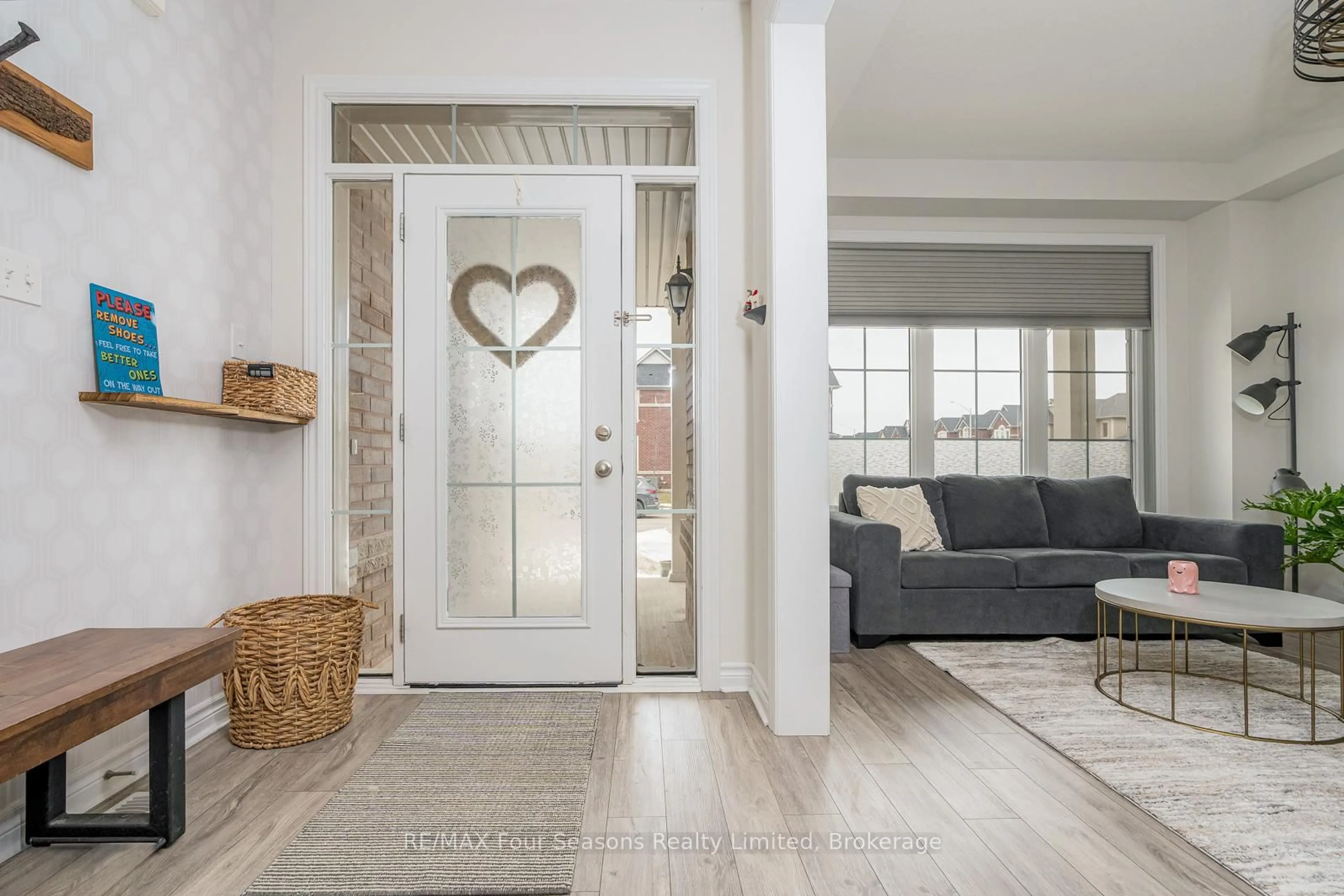 Indoor entryway for 40 Kirby Ave, Collingwood Ontario L9Y 3W8