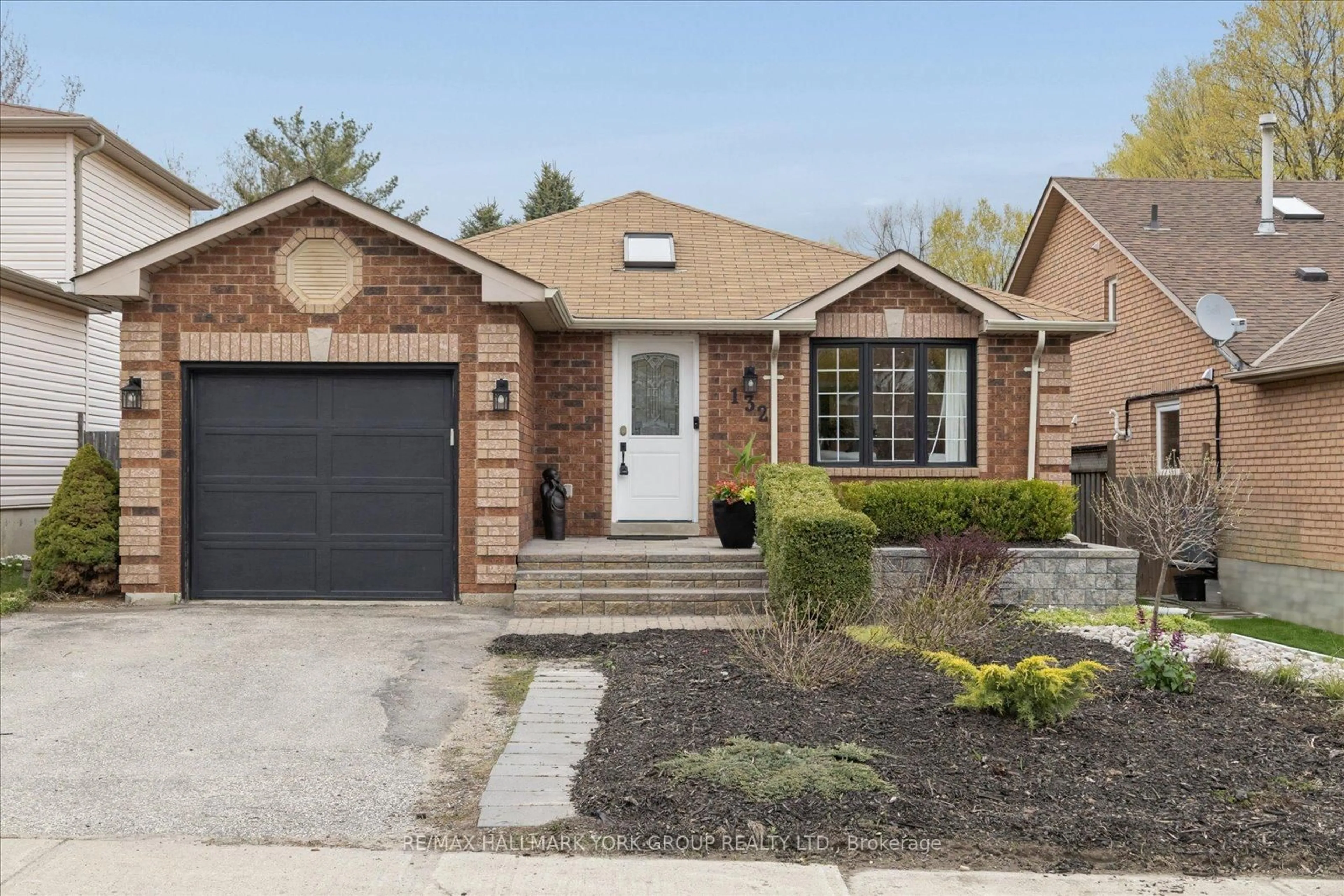 Home with brick exterior material, street for 132 Athabaska Rd, Barrie Ontario L4N 8E5
