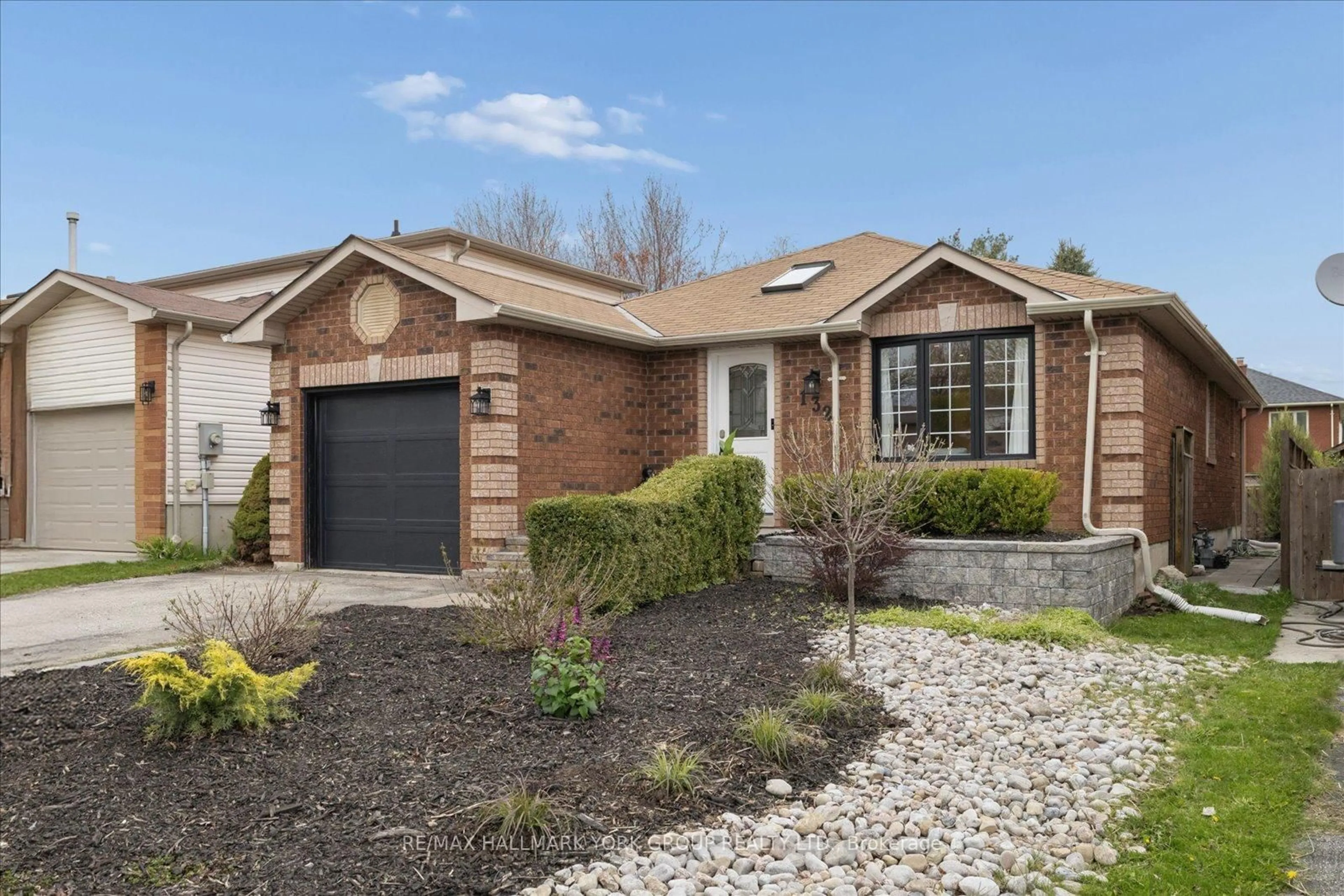 Home with brick exterior material, street for 132 Athabaska Rd, Barrie Ontario L4N 8E5