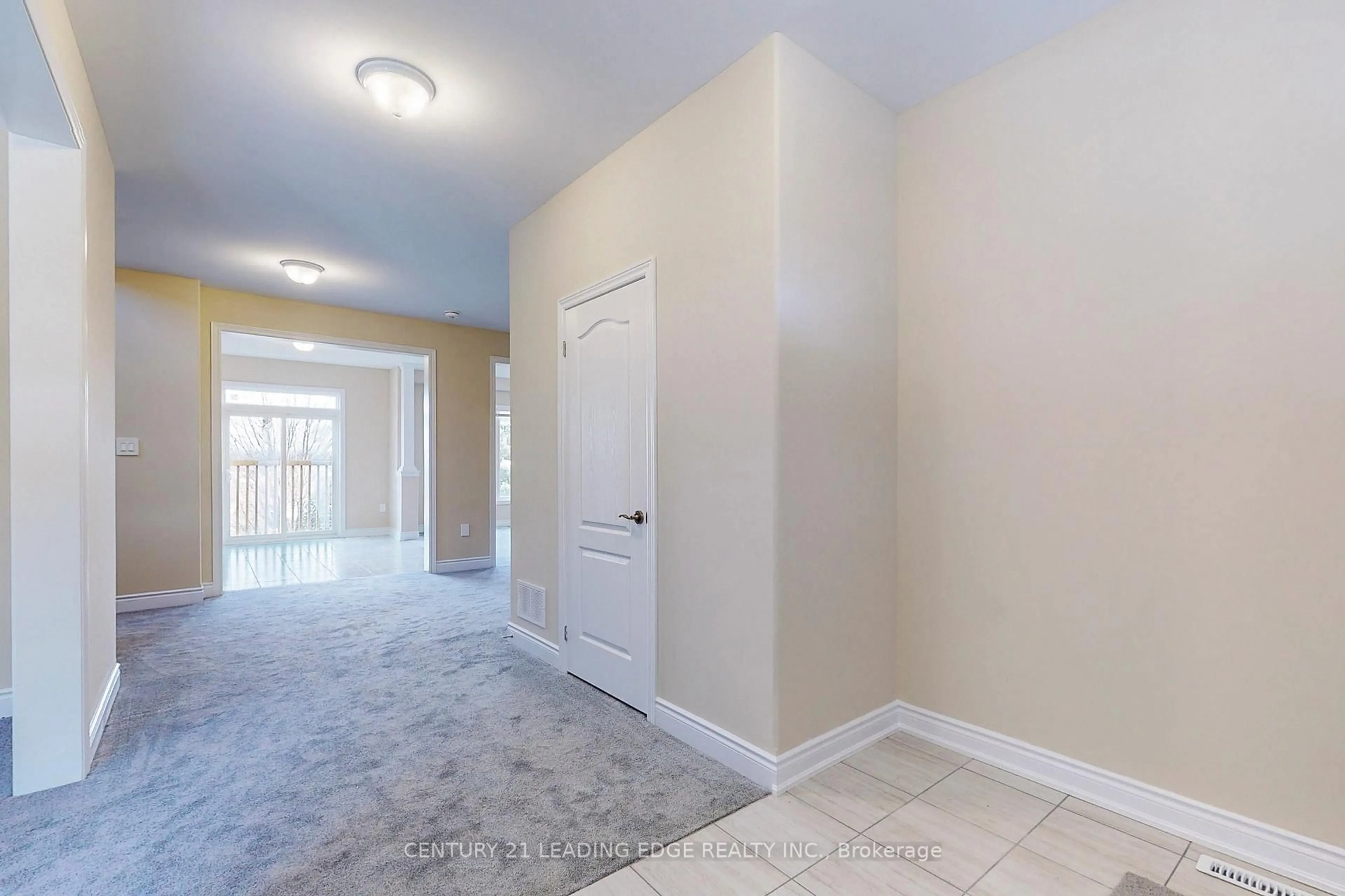 Indoor entryway for 3151 Monarch Dr, Orillia Ontario L3V 7X1