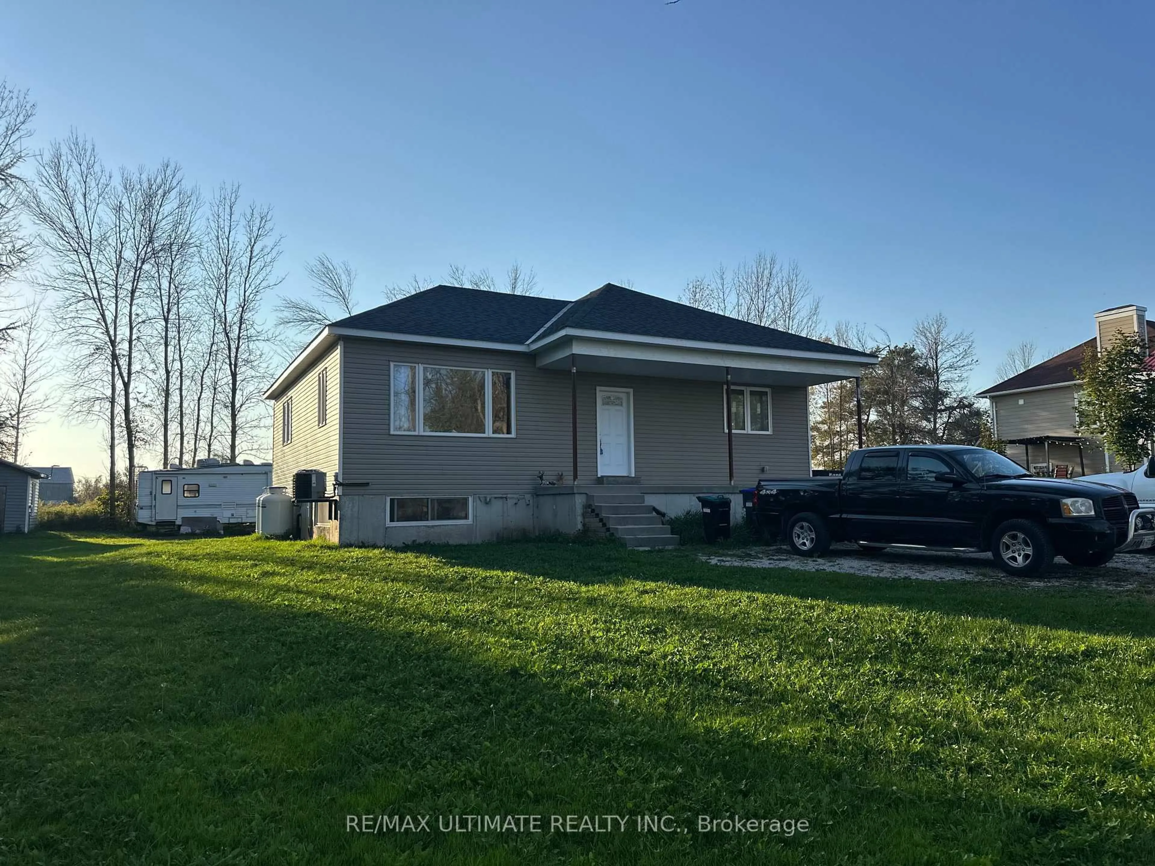 Home with vinyl exterior material, unknown for 4122 Dalrymple Dr, Ramara Ontario L0L 1C0