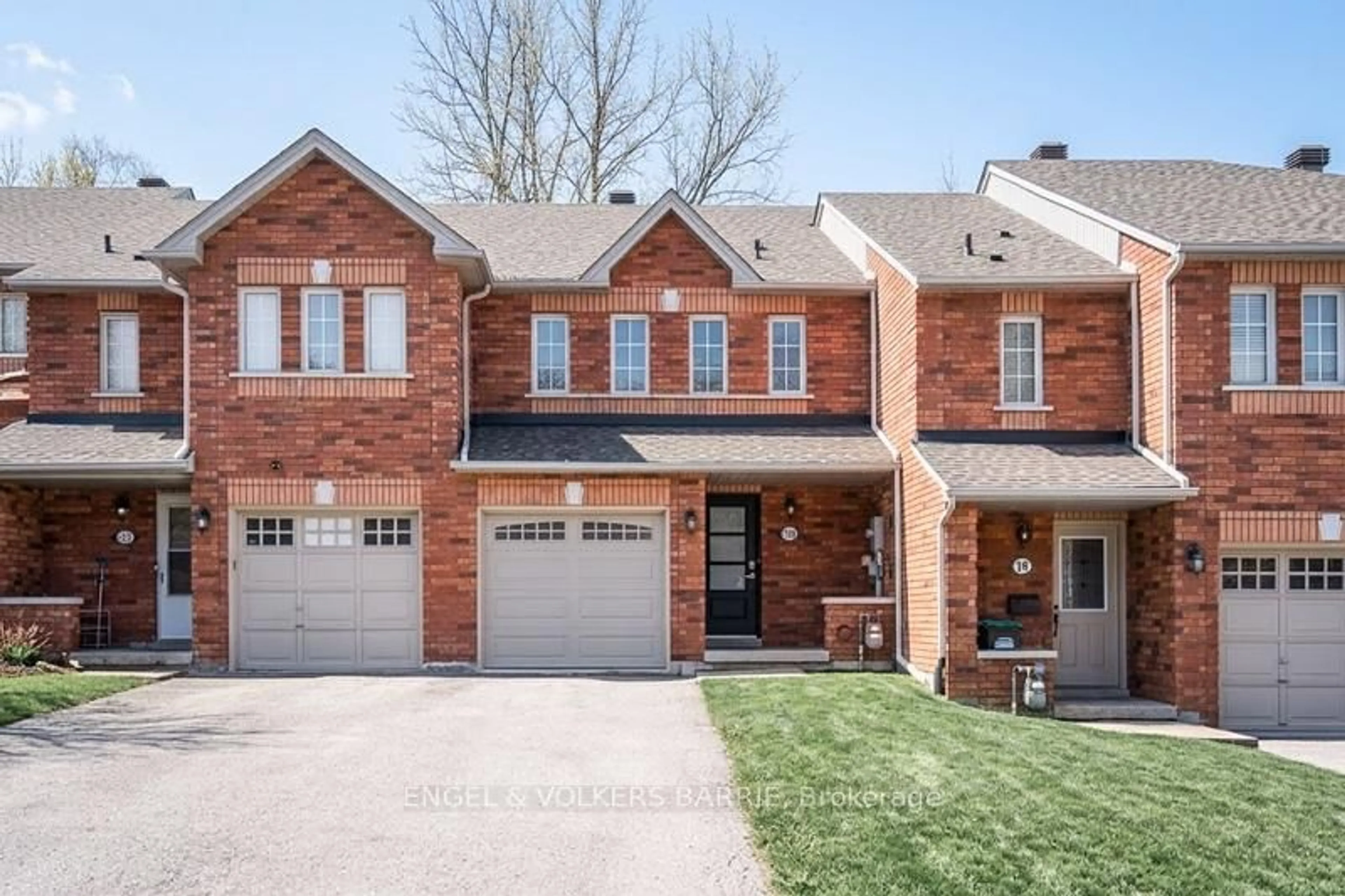 Home with brick exterior material, street for 20 Kelly Pl, Barrie Ontario L4N 8N2