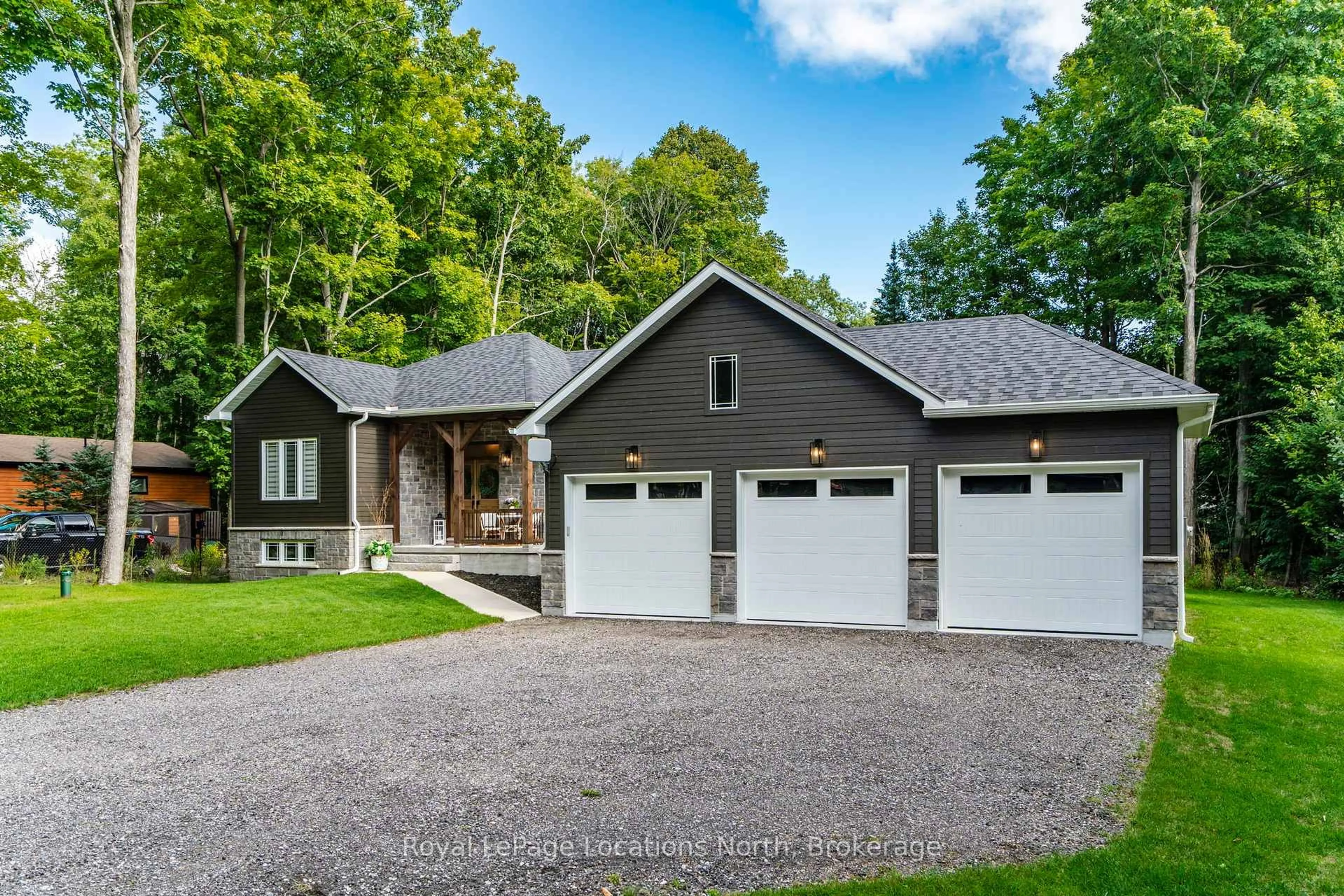 Home with vinyl exterior material, unknown for 15 Pinecone Ave, Tiny Ontario L9M 0J2