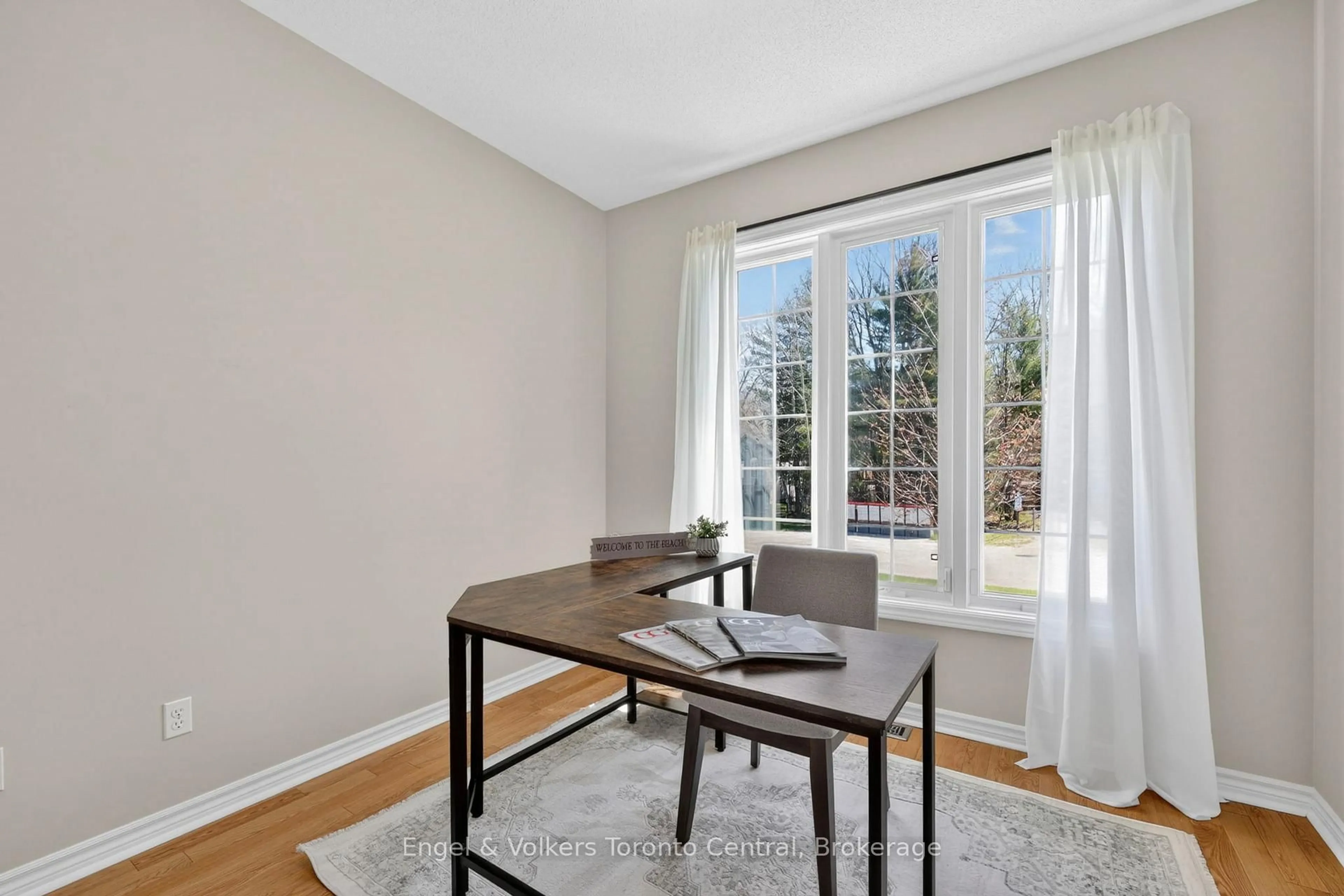A pic of a room for 48 Oriole Cres, Wasaga Beach Ontario L9Z 1A9