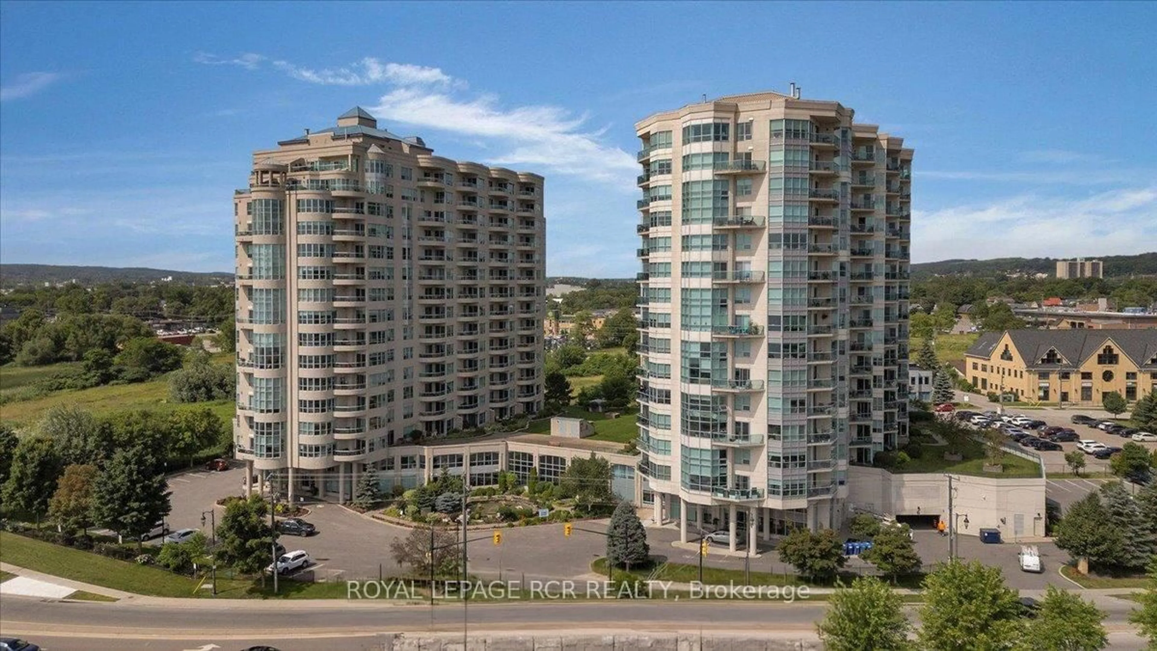 A pic from outside/outdoor area/front of a property/back of a property/a pic from drone, city buildings view from balcony for 6 Toronto St #306, Barrie Ontario L4N 9R2