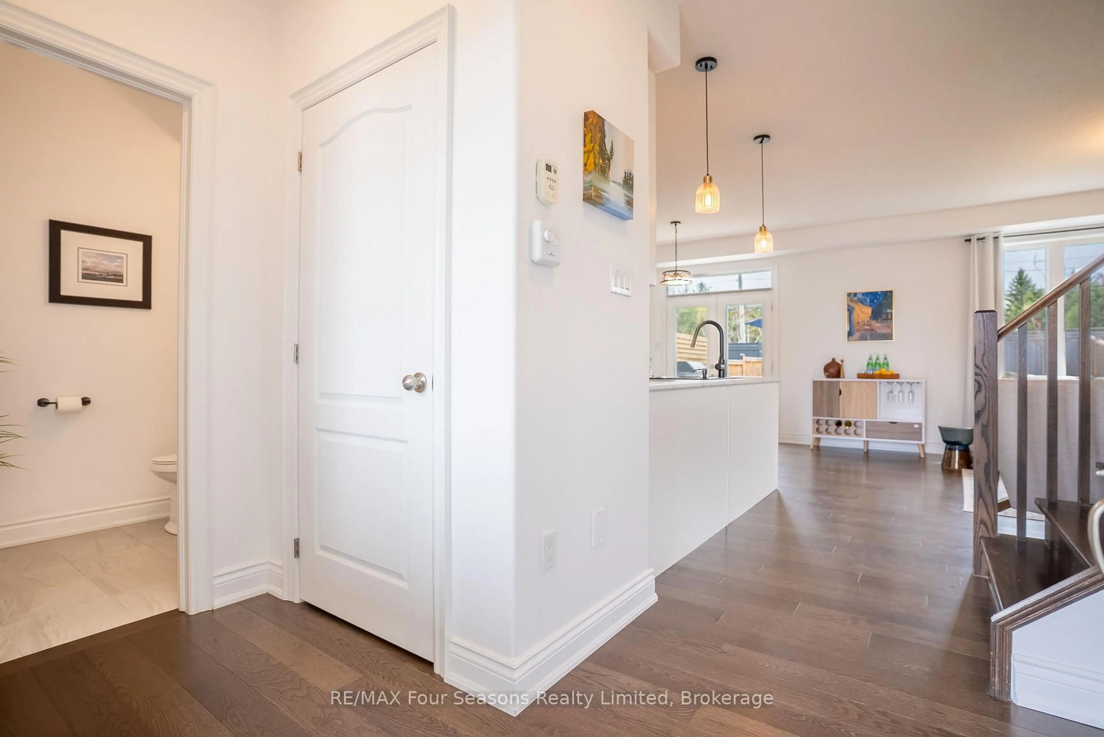 Indoor entryway for 107 LOCKERBIE Cres, Collingwood Ontario L9Y 4S1