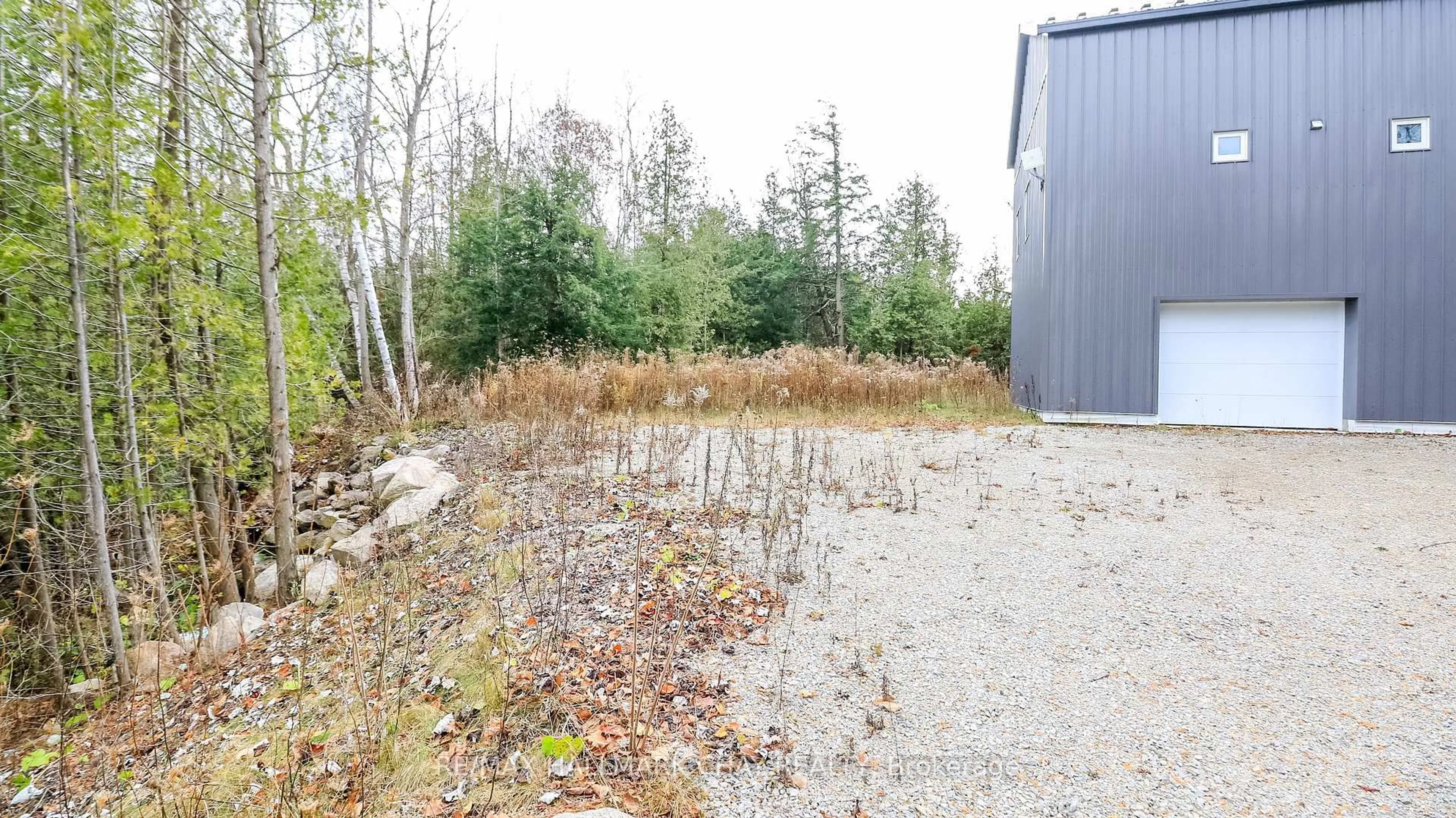 Shed for 2576 Champlain Rd, Tiny Ontario L9M 0C9