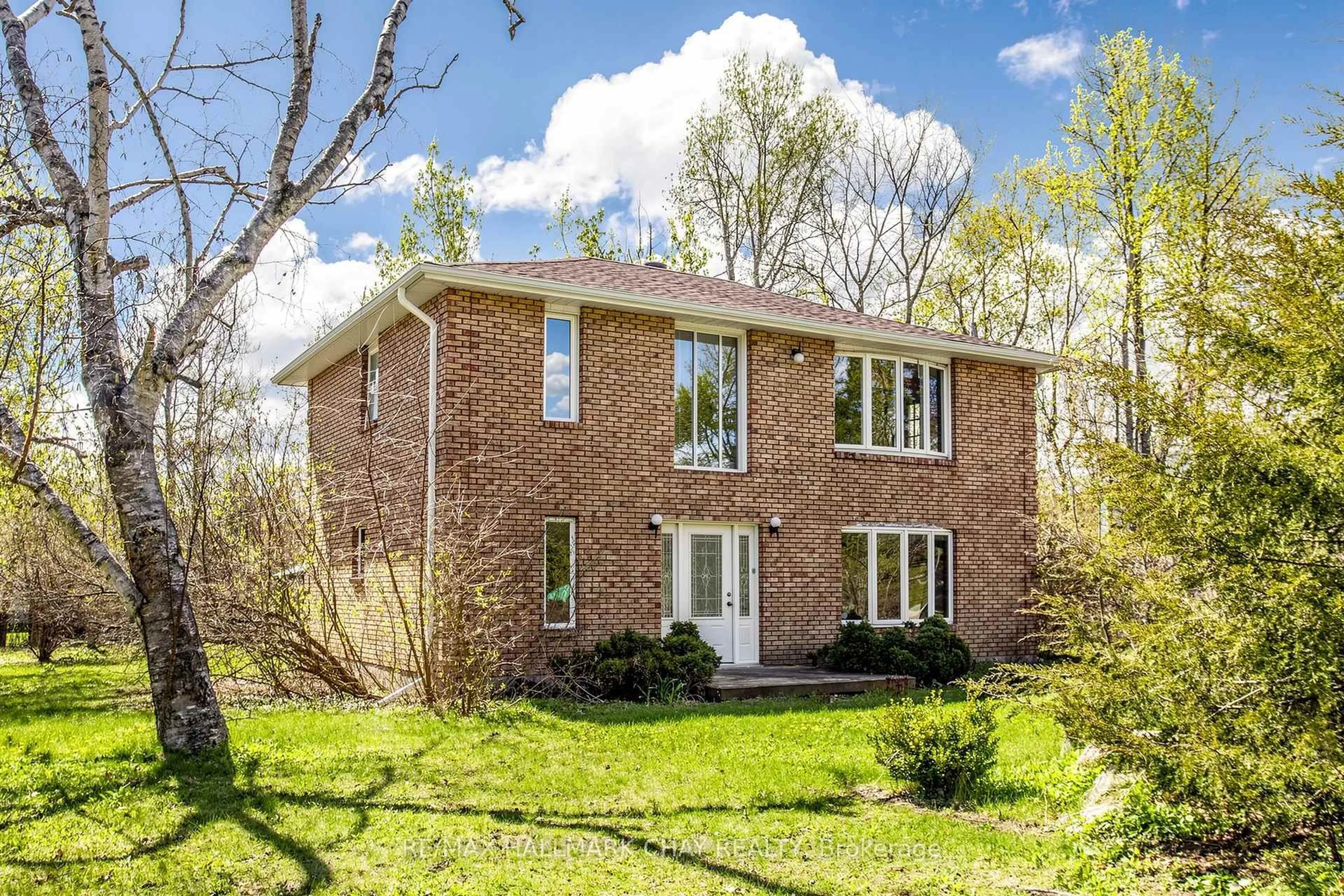Home with brick exterior material, street for 255 Poplar Ave, Tay Ontario L0K 1R0