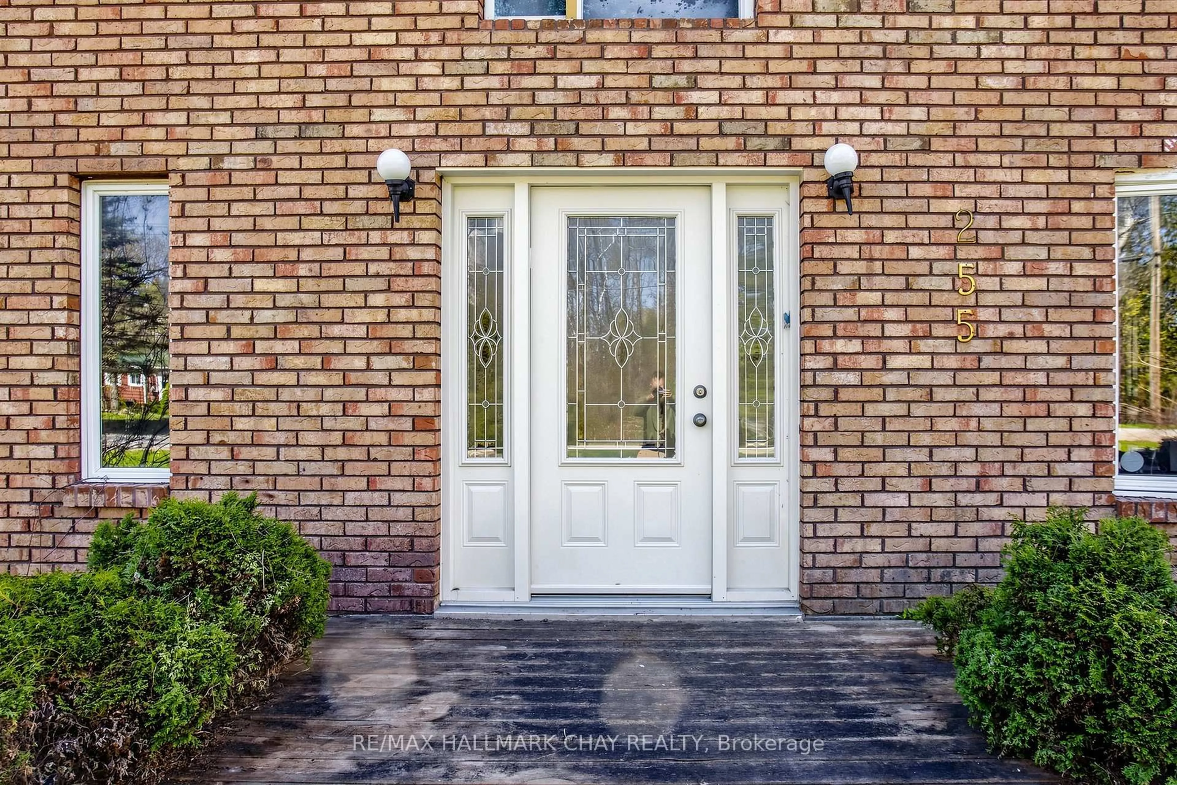 Home with brick exterior material, street for 255 Poplar Ave, Tay Ontario L0K 1R0