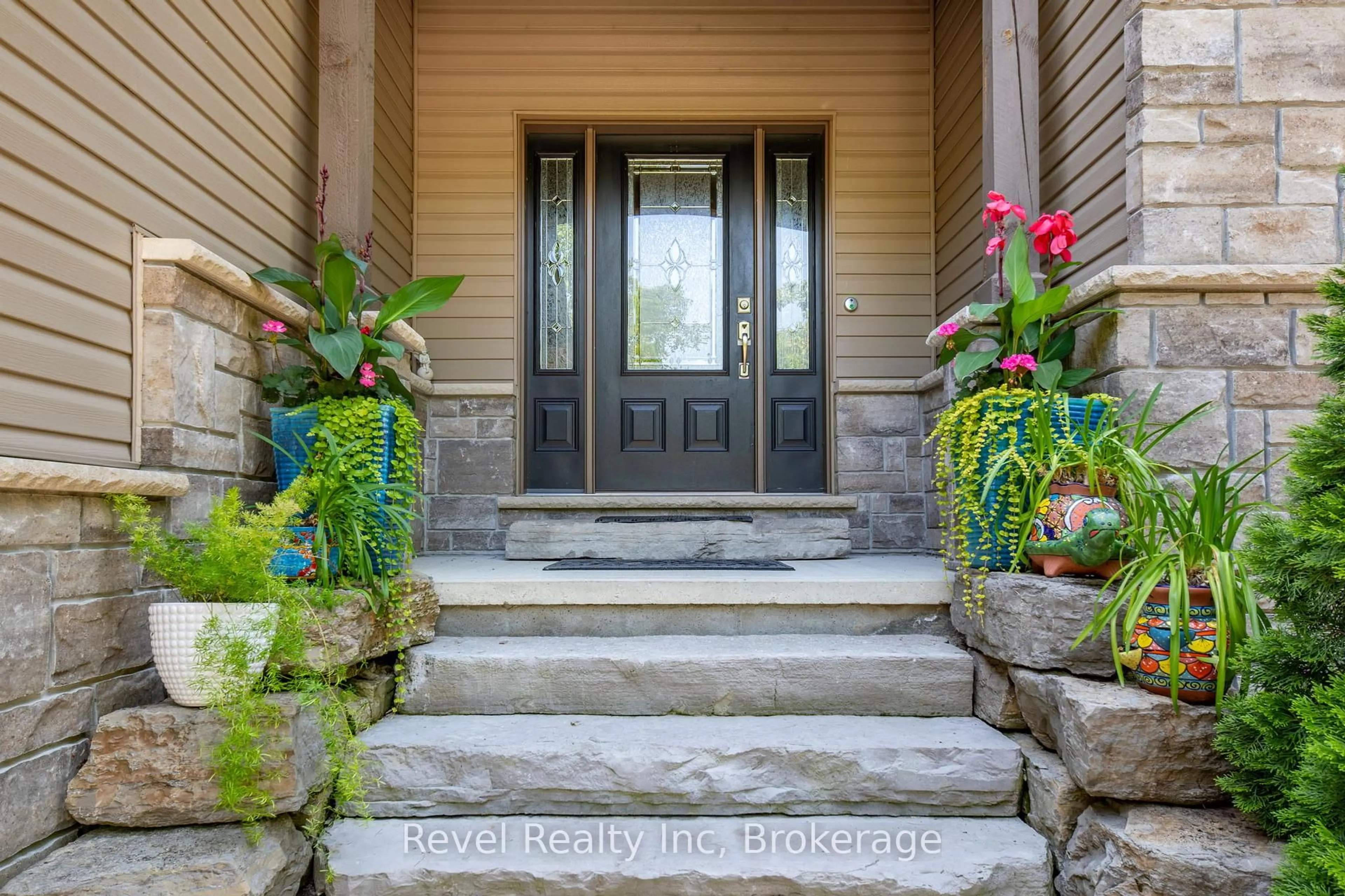 Indoor entryway for 54 Vincent Circ, Tiny Ontario L0L 2T0