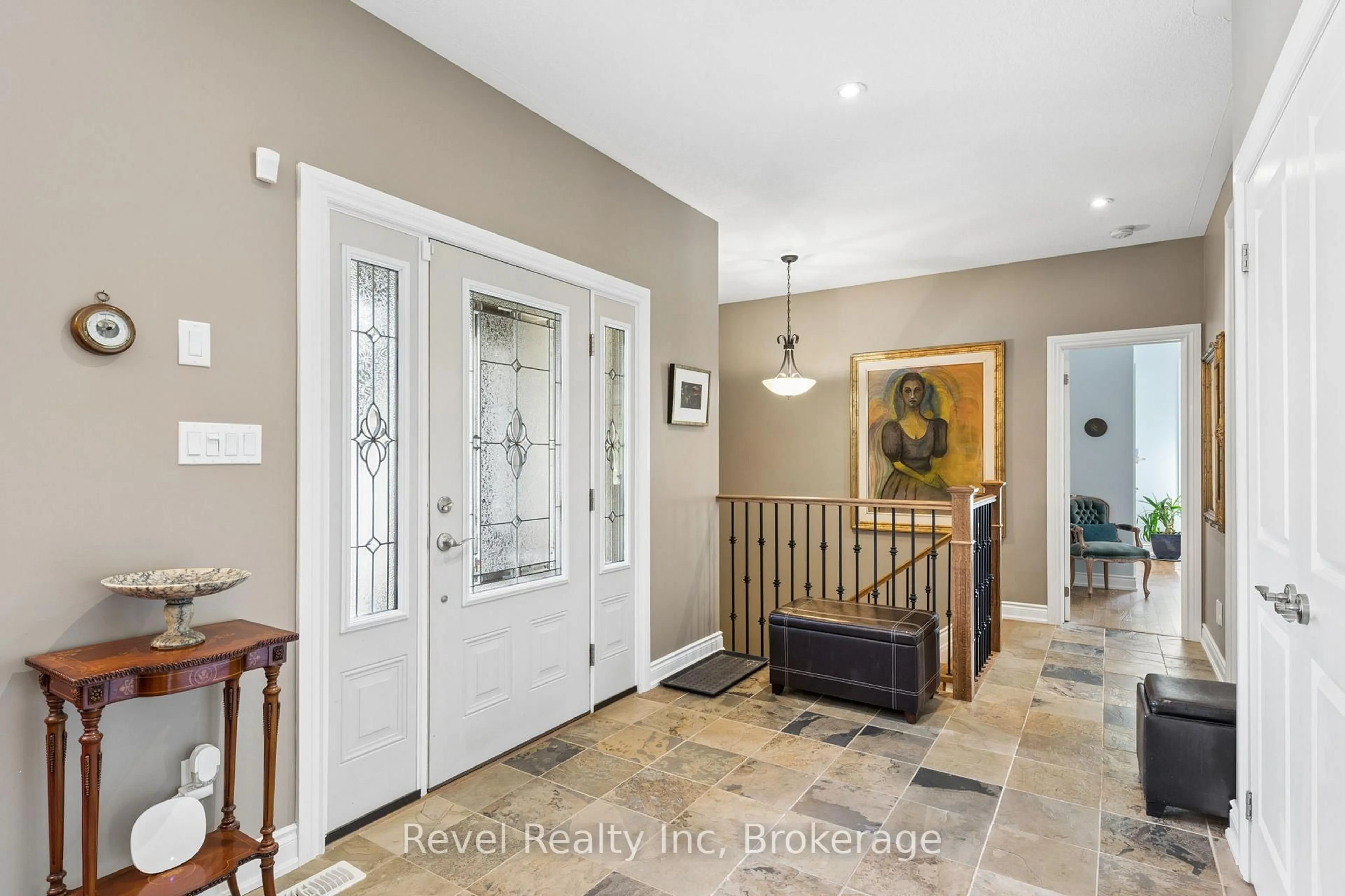 Indoor entryway for 54 Vincent Circ, Tiny Ontario L0L 2T0