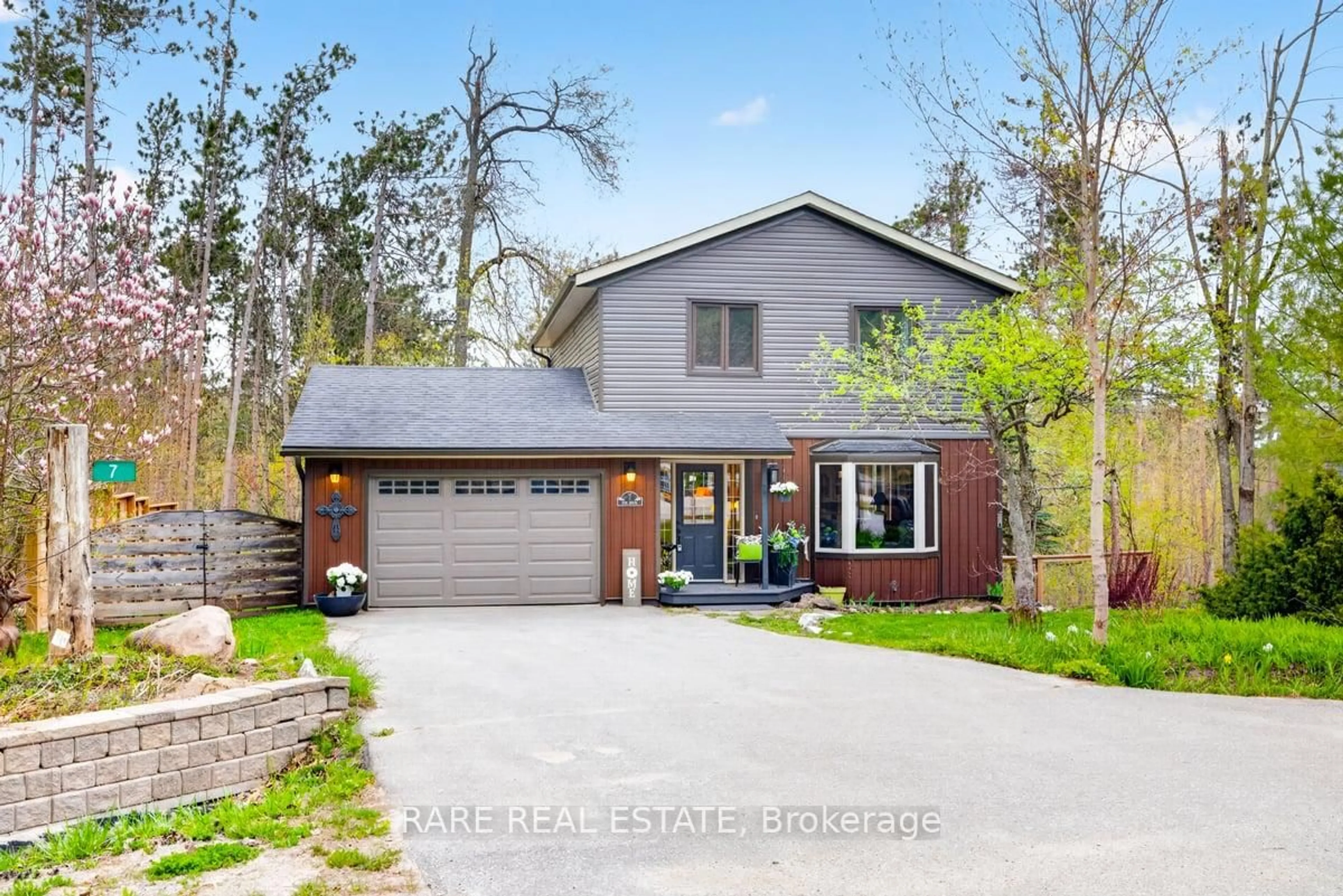 Home with brick exterior material, street for 7 Pine Spring, Oro-Medonte Ontario L4M 4Y8