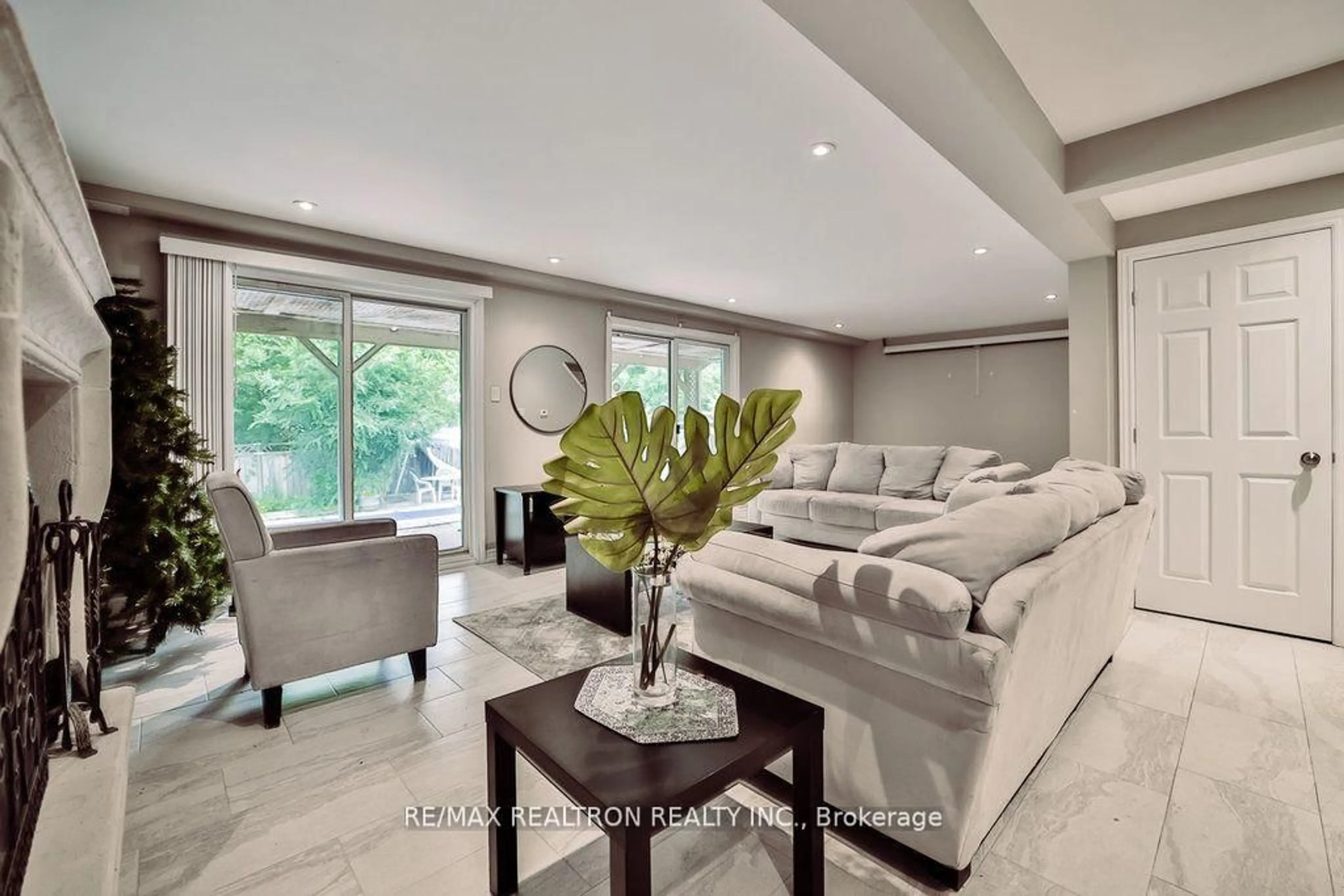 Living room with furniture, unknown for 18 Debra Cres, Barrie Ontario L4N 3T1