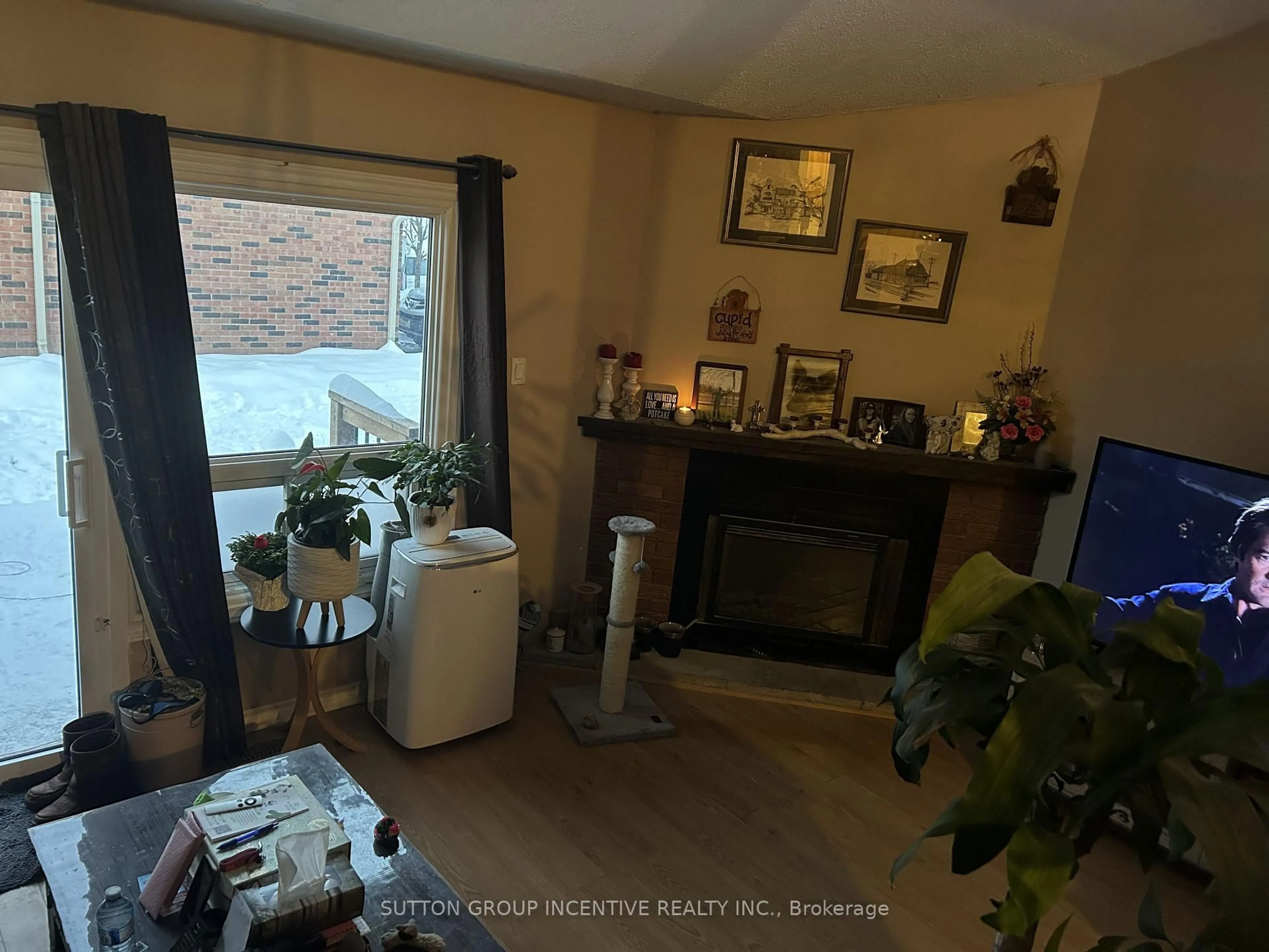A pic of a room for 553 Tenth St, Collingwood Ontario L9Y 4K6