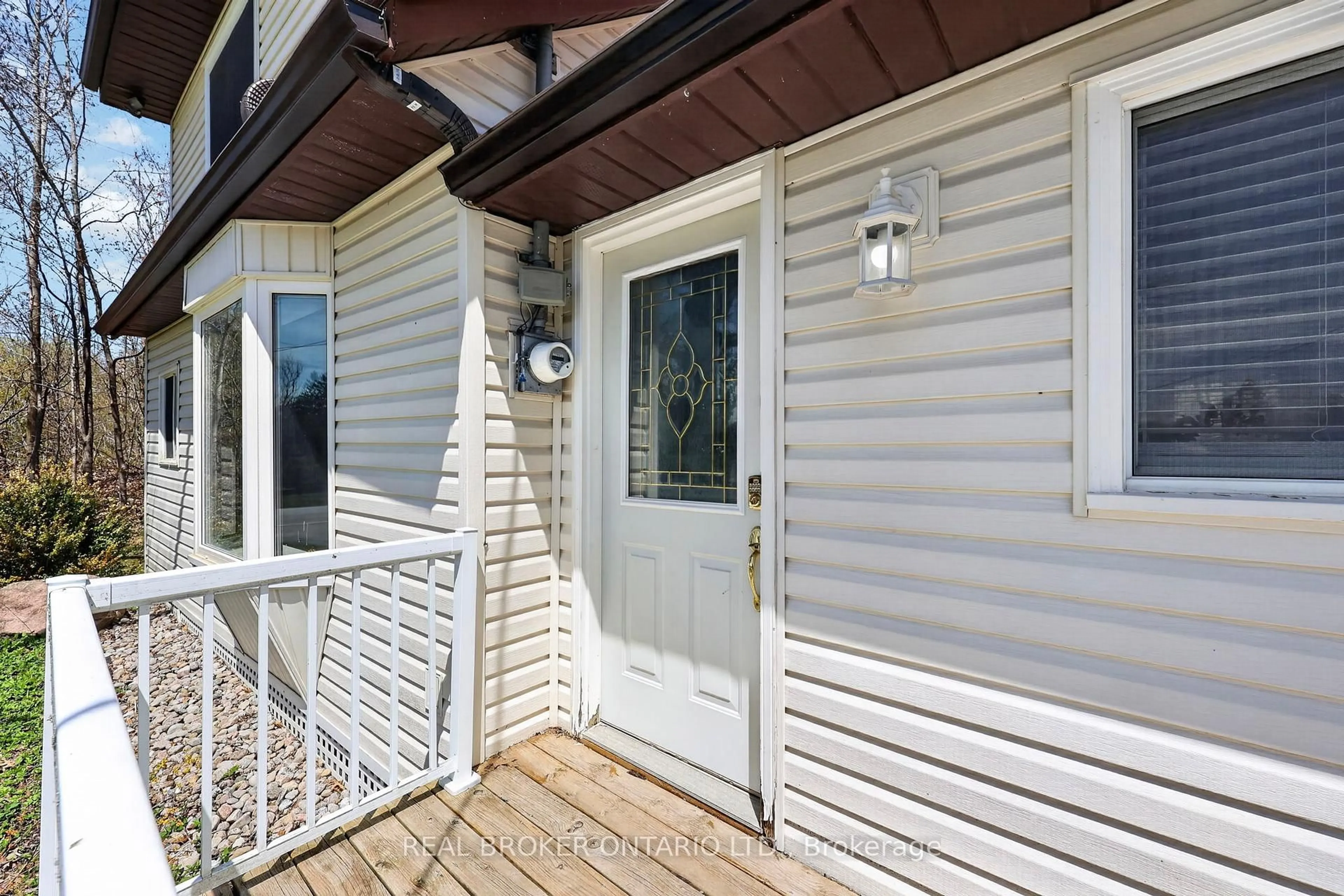 Home with vinyl exterior material, water/lake/river/ocean view for 3823 Burnside Line, Severn Ontario L3V 6H4