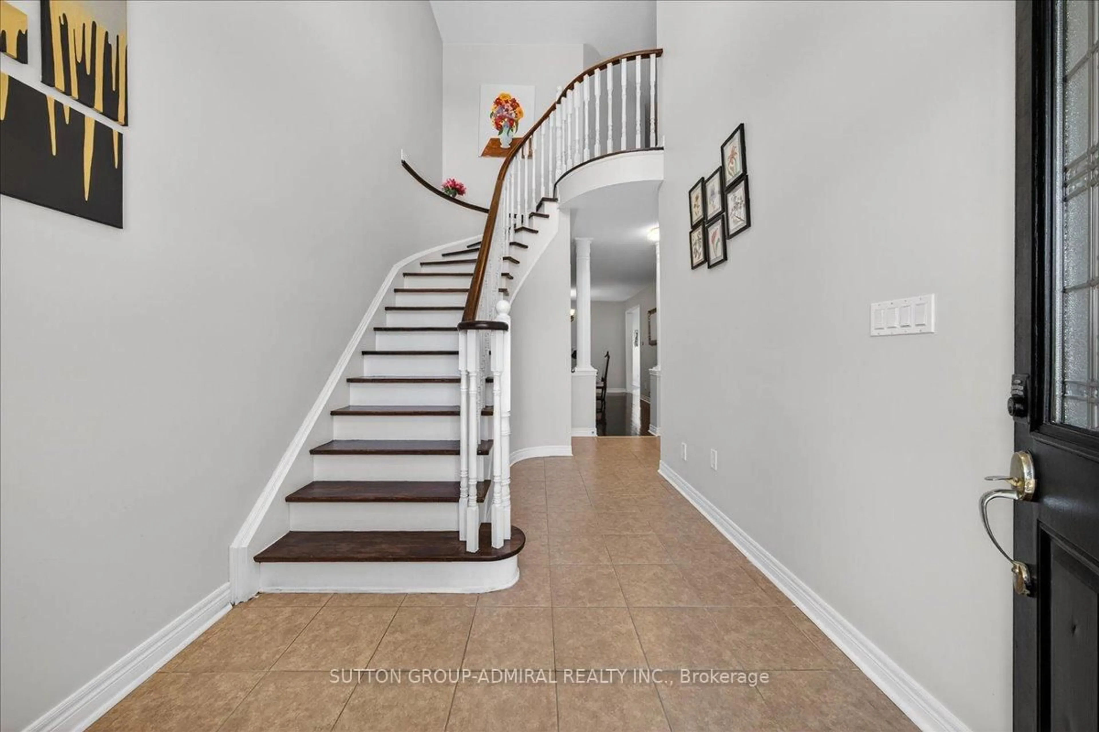 Unknown for 6 White Cres, Barrie Ontario L4N 7M1