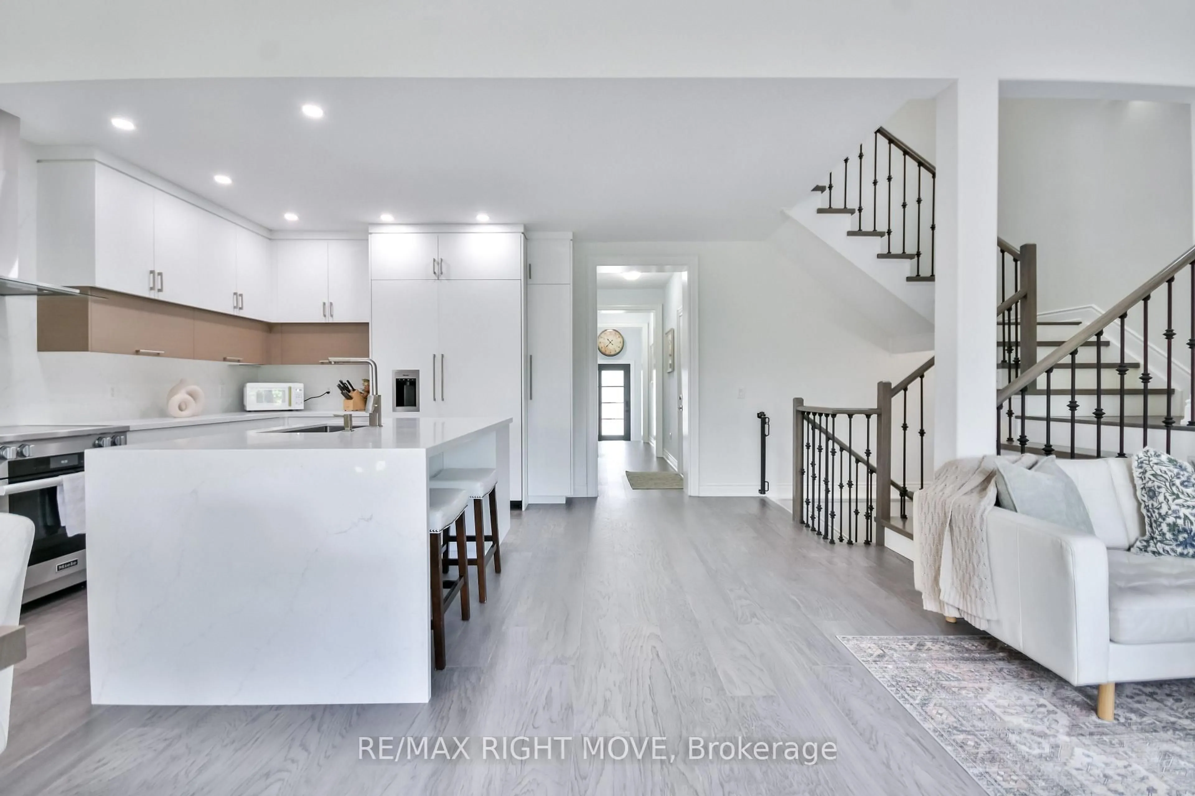 Open concept kitchen, unknown for 10 INVERMARA Crt #28, Orillia Ontario L3V 0B7