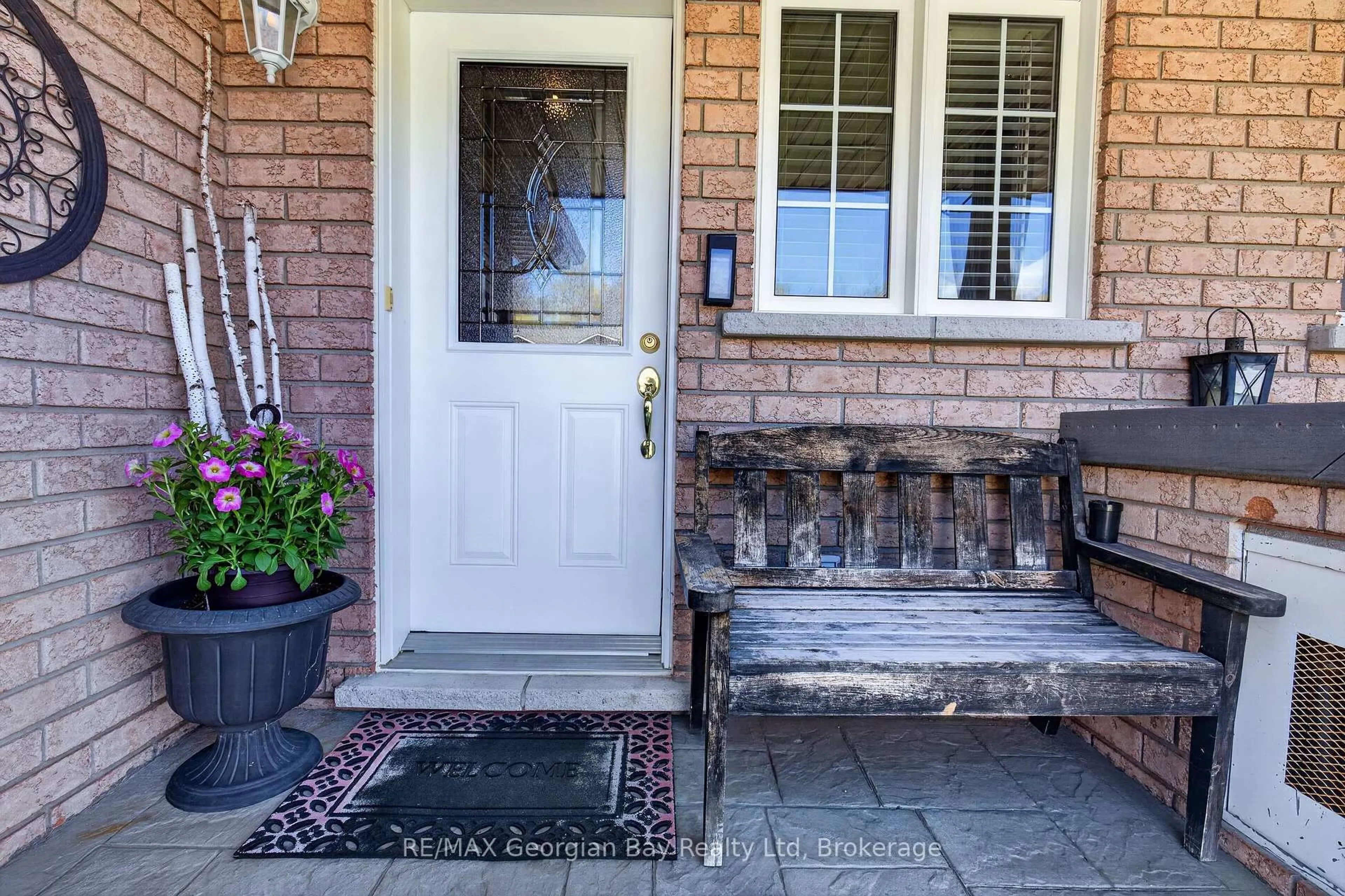 Indoor entryway for 177 Southwinds Cres, Midland Ontario L4R 0A2