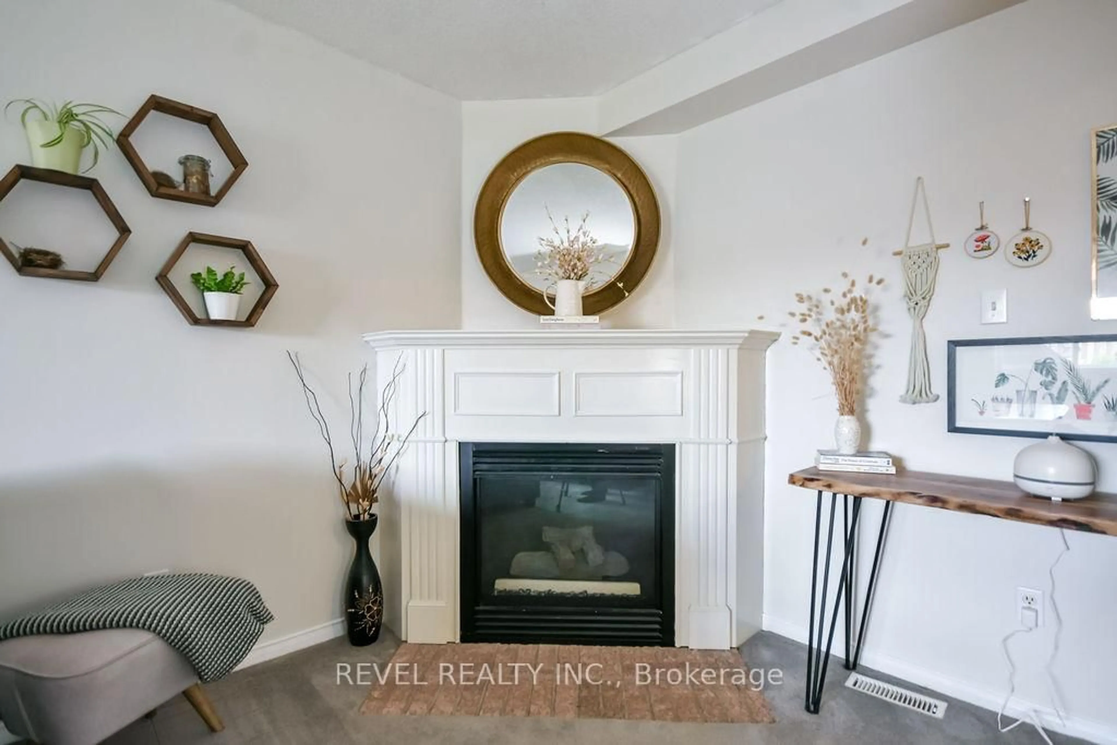 Unknown for 36 Athabaska Rd, Barrie Ontario L4N 8E6